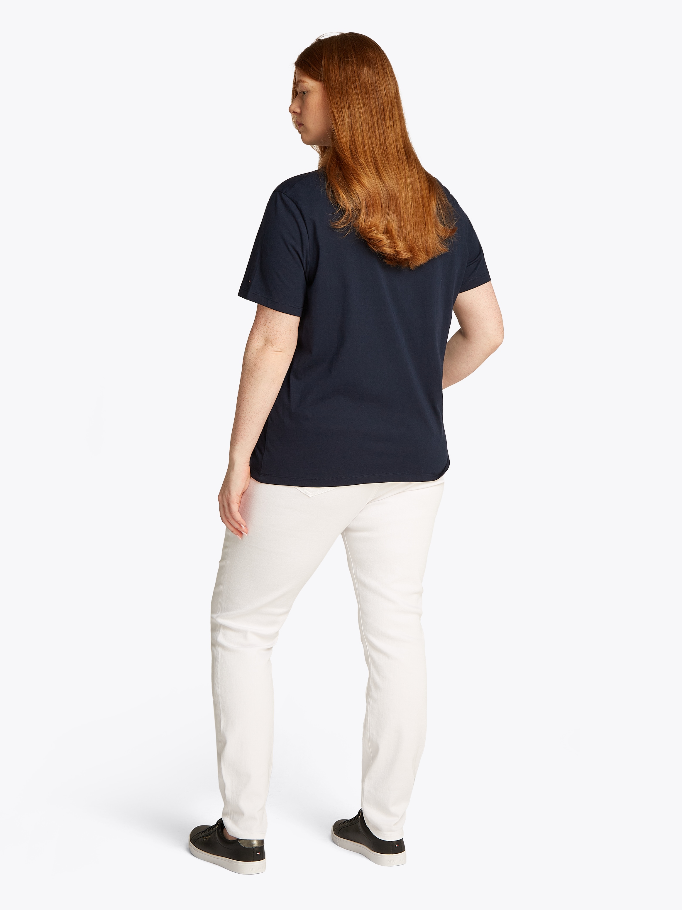 Tommy Hilfiger Curve Rundhalsshirt »CRV REG SCRIPT C-NK TEE SS«, in Großen Größen, Logoschriftzug