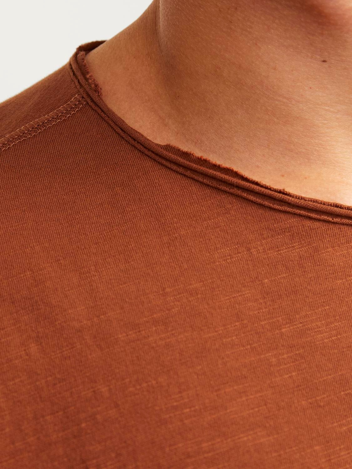 Jack & Jones Rundhalsshirt »JJEBASHER TEE O-NECK SS NOOS«, mit Rundhalsausschnitt