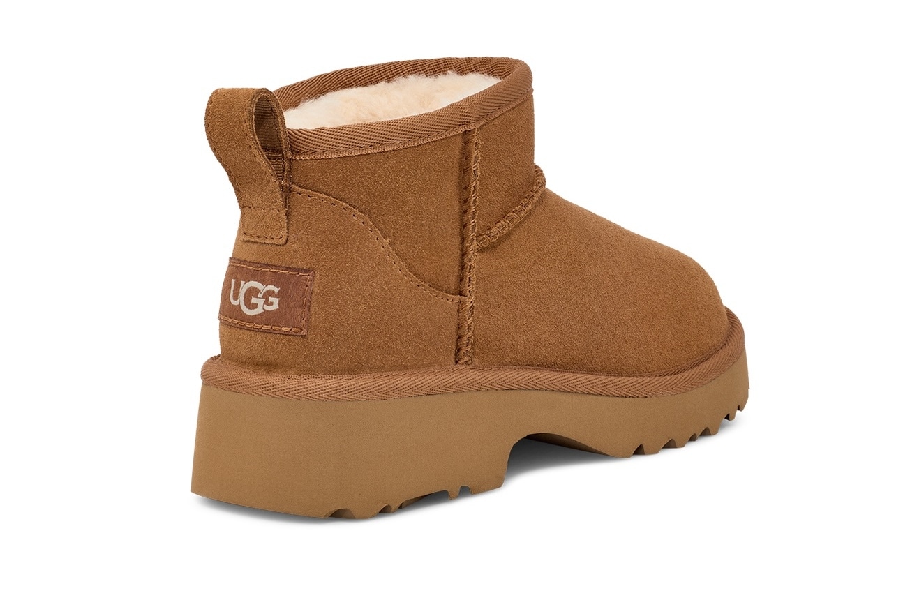 UGG Schlupfboots »CLASSIC ULTRA MINI NEW HEIGHTS«, Plateaustiefel, Winterboots, Trekkingstiefel mit Anziehlasche
