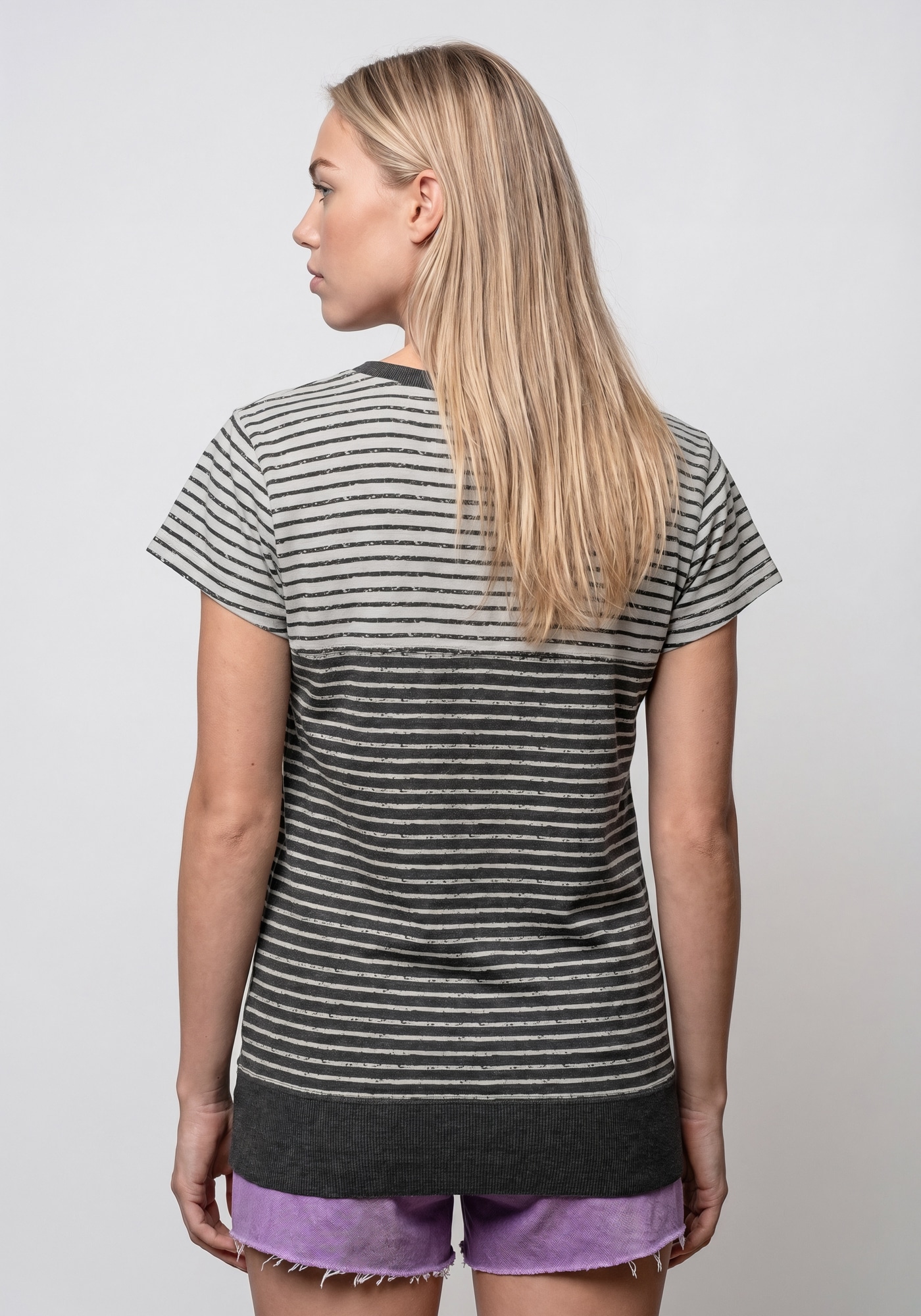 Alife & Kickin Rundhalsshirt »CosmaAK B« vielseitiges Basic-Shirt mit Streifen und breitem Saum