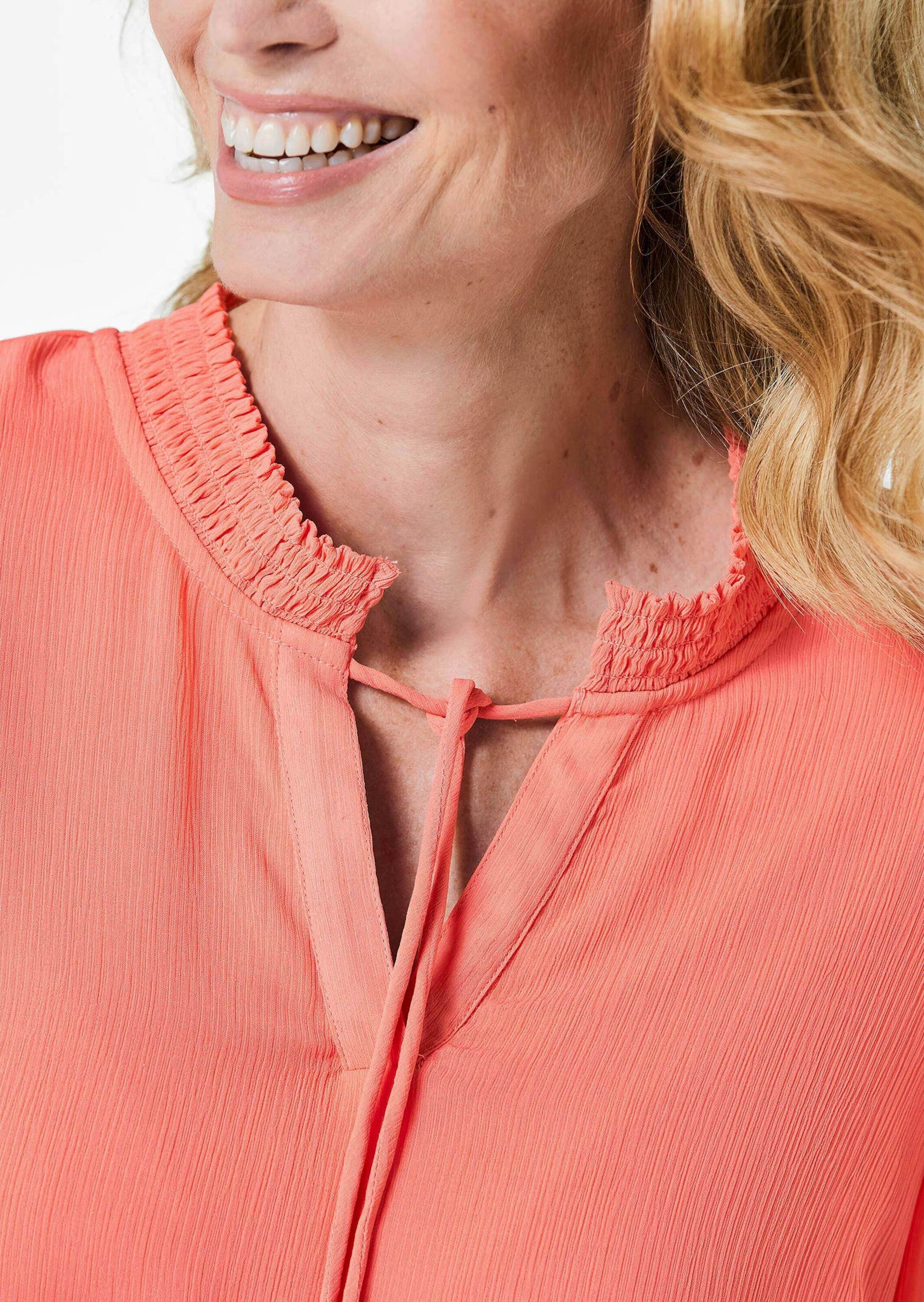 GOLDNER Chiffonbluse »Kurzgröße Chiffonbluse mit femininem Ausschnitt«