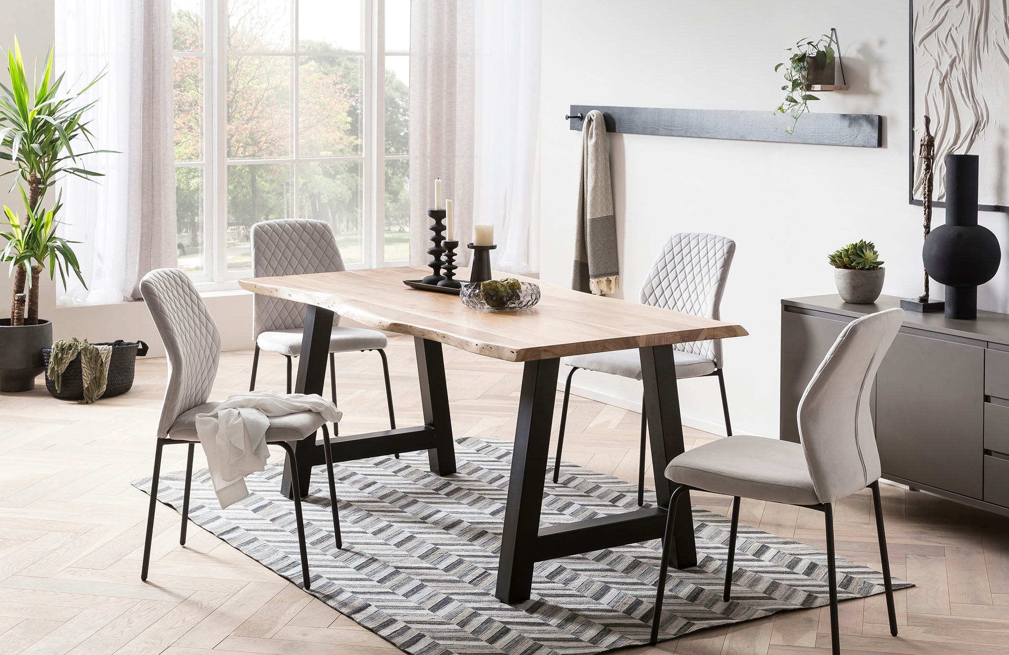 SalesFever 4-Fußstuhl, (Set), 2 St., Samt, mit Wabensteppung im Rücken