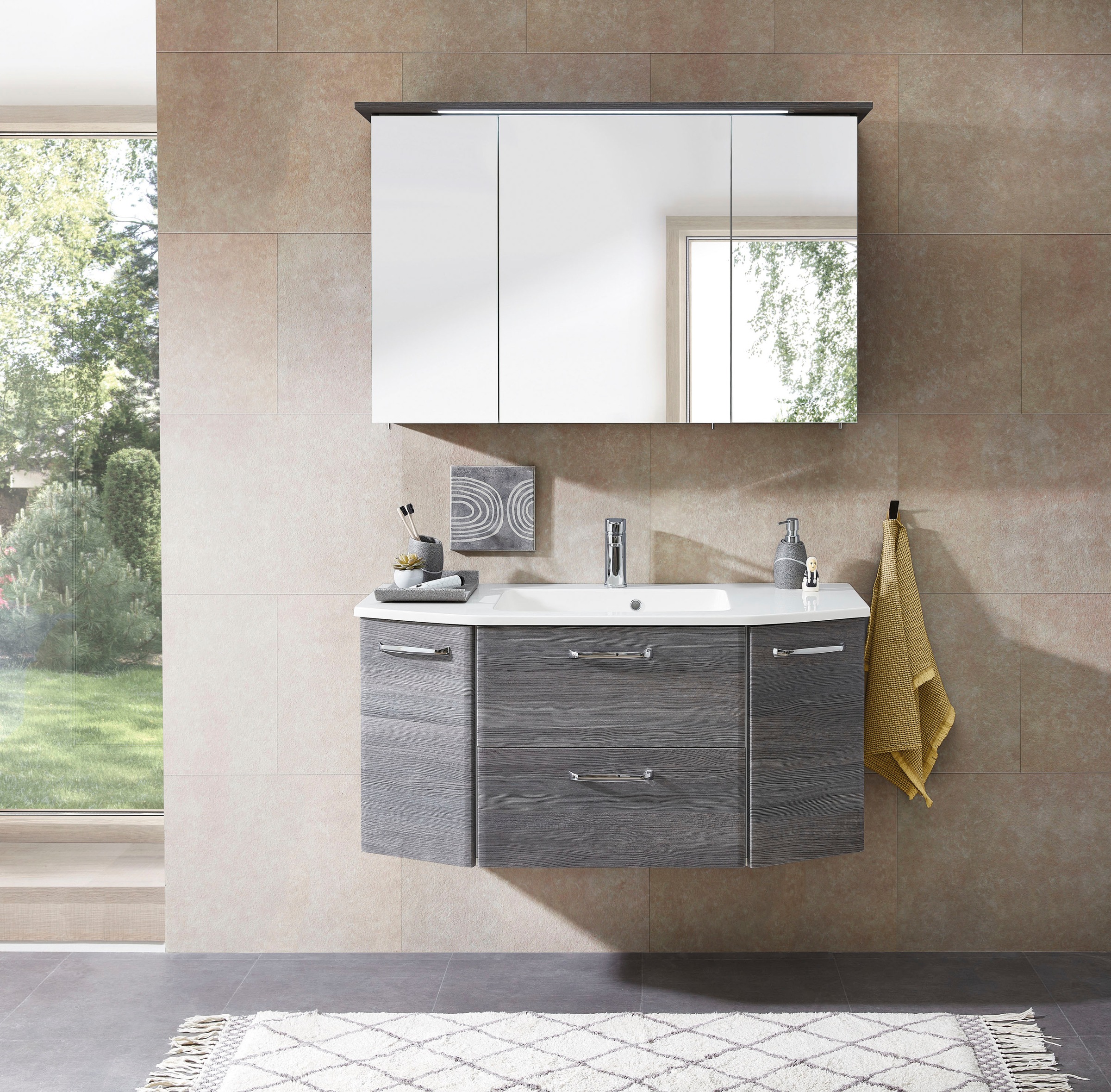 Saphir Badmöbel-Set »Quickset 2-teilig, Mineralmarmor-Waschtisch mit LED-Spiegelschrank«, (2 St.), Badezimmer Set inkl. Türdämpfer, 5 Türen, 1 Klappe, 1 Schublade