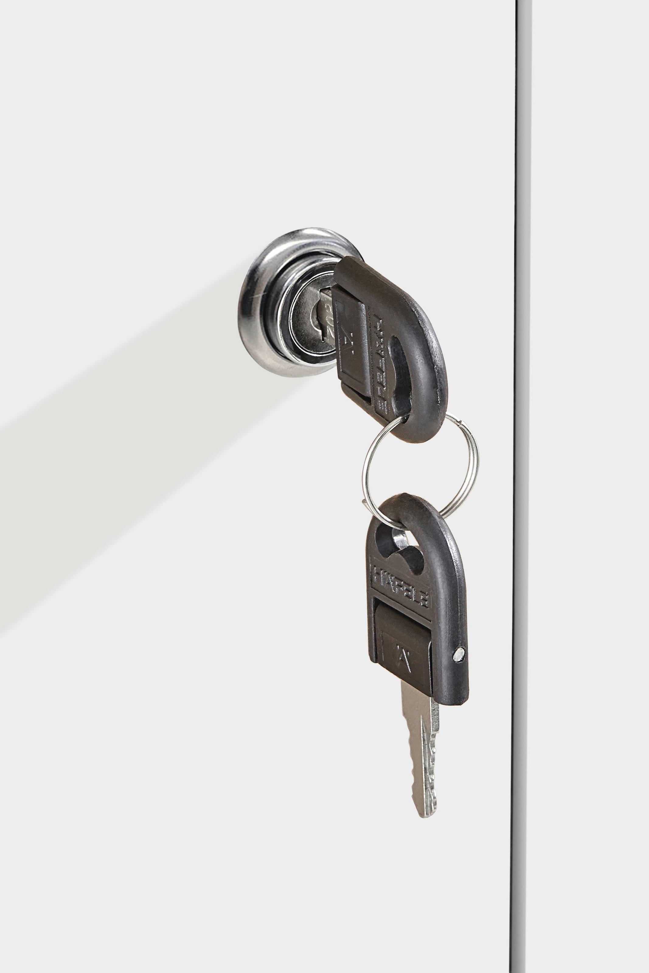 rauch Kleiderschrank »Schrank Garderobe Garderobenschrank Putzschrank Wäscheschrank BERGHEIM« Breiten 91/136/181 cm, Höhe 197 cm,  2 Außenschubladen, Tür/en abschließbar je 2 Schlüssel MADE IN GERMANY