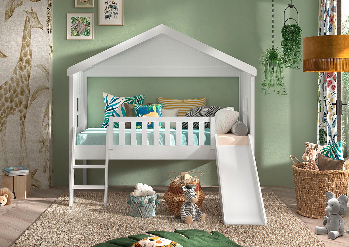 Vipack Hausbett »Kiefer massiv weiß lackiert, Made in Europe, stabil gebaut«, (B/H/T ca. 213x201,8cm, wahlweise mit und ohne Rutsche), mit Leiter, seitliche Fenster, Rolllattenrost und Absturzschutz