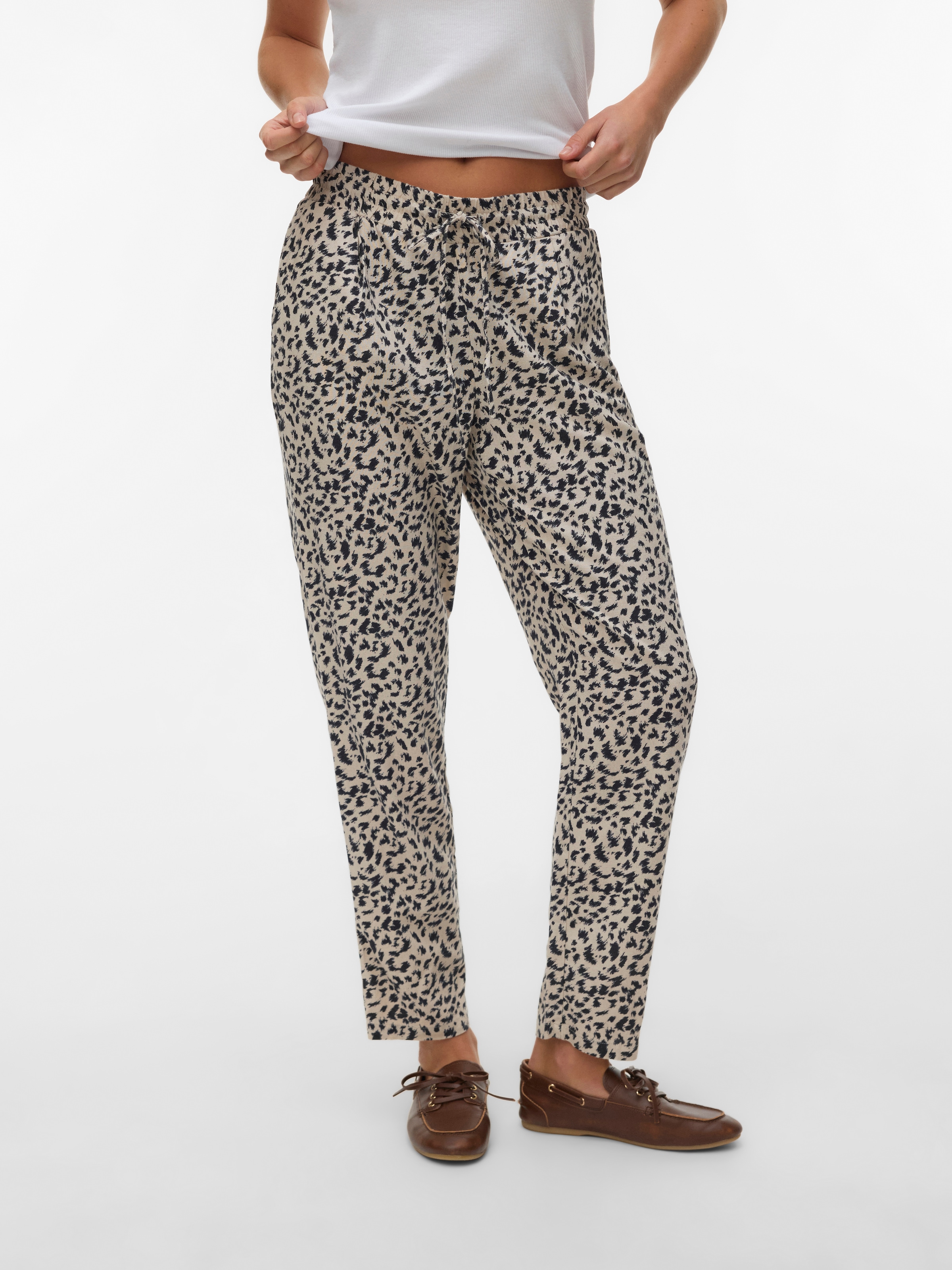 Vero Moda Schlupfhose »VMJESMILO MW ANKLE PANTS WVN NOOS«  mit Leinen, elastisches Bündchen und Kordelzug