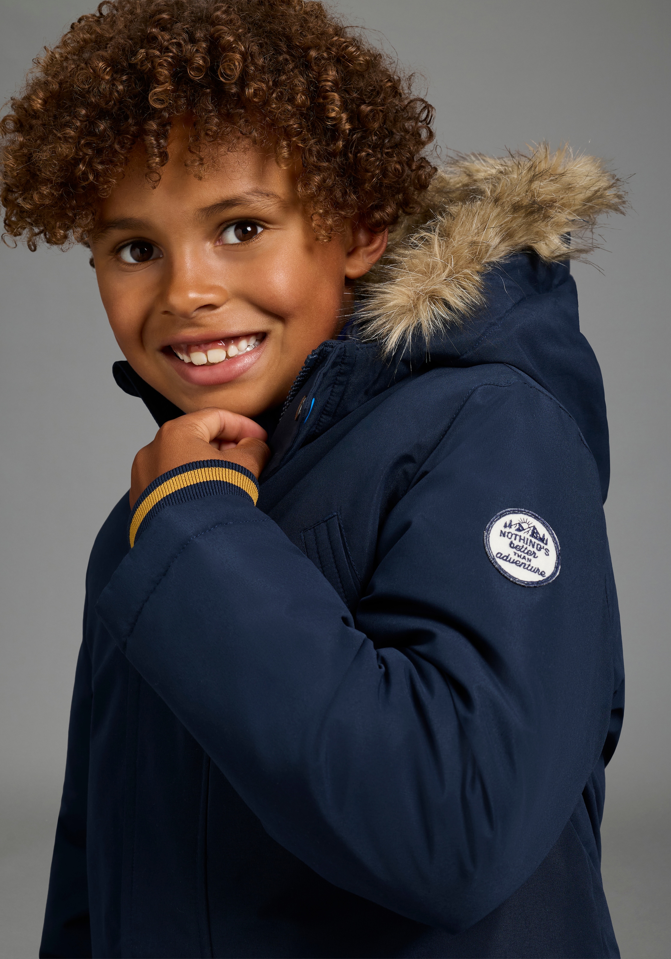 Scout Outdoorjacke »Parka mit Fellkragen - NEU von SCOUT« mit Kapuze Warmer Parka mit abnehmbaren Kapuzendetails, mit Fleecefütterung