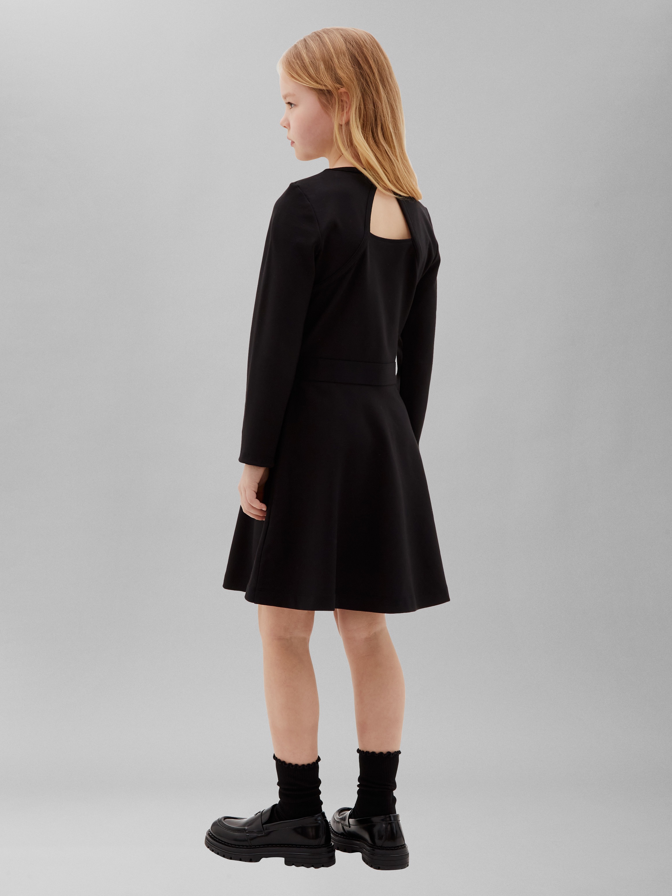 Calvin Klein Jeans Skaterkleid Ohne Taschen Rundhalsausschnitt, Viskosemischung, Logoschriftzug in der Taille