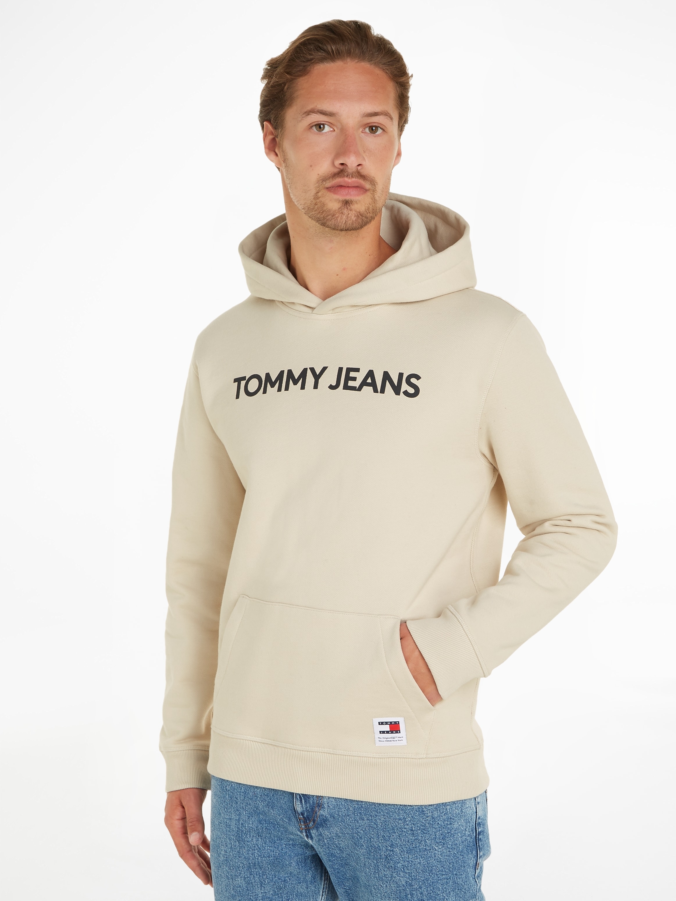 Tommy Jeans Kapuzensweatshirt »TJM REG BOLD CLASSICS HOODIE EXT«, mit Logodruck auf der Brust