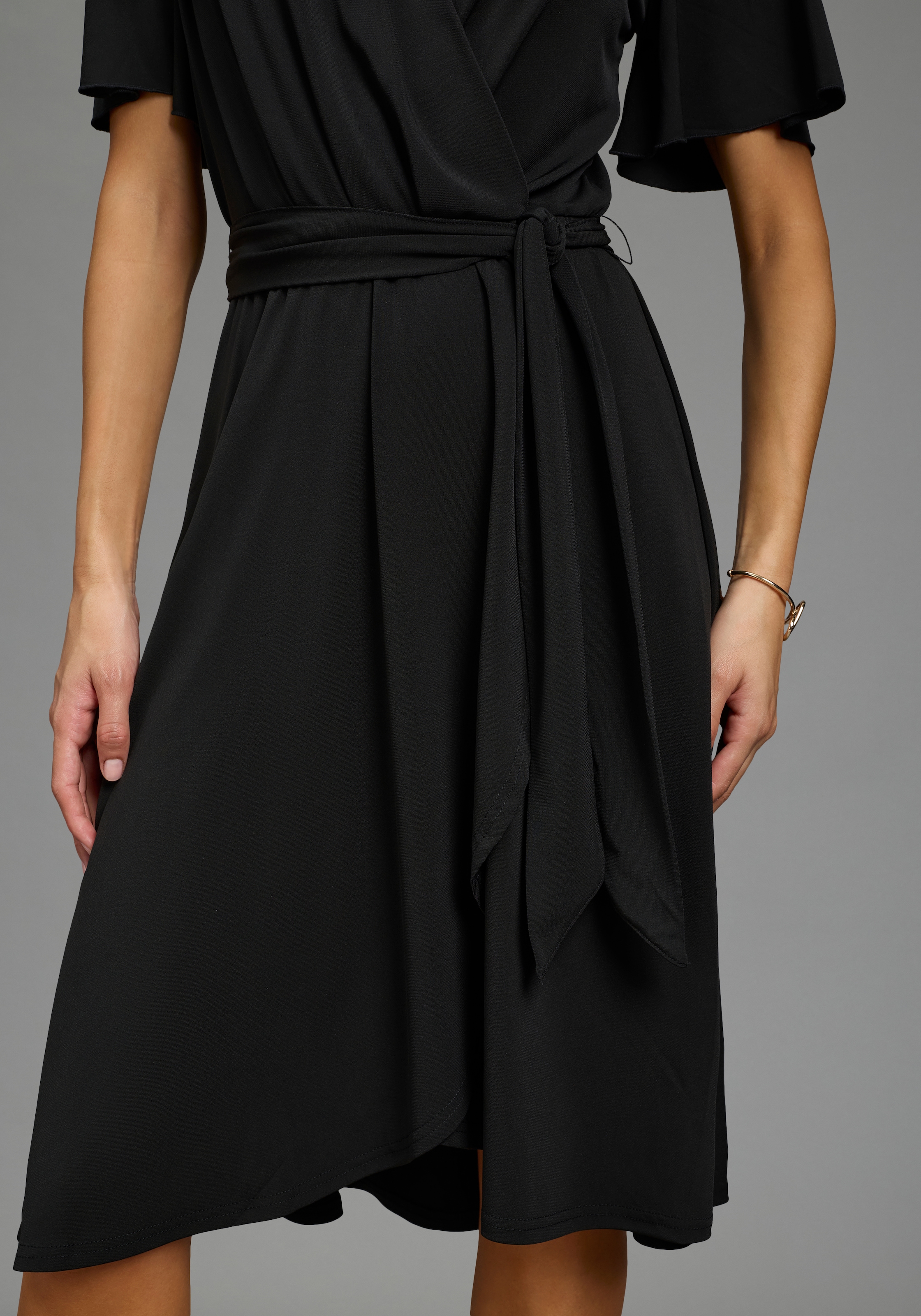 Laura Scott Abendkleid knielang, figurbetont, aus elastischem Single Jersey
