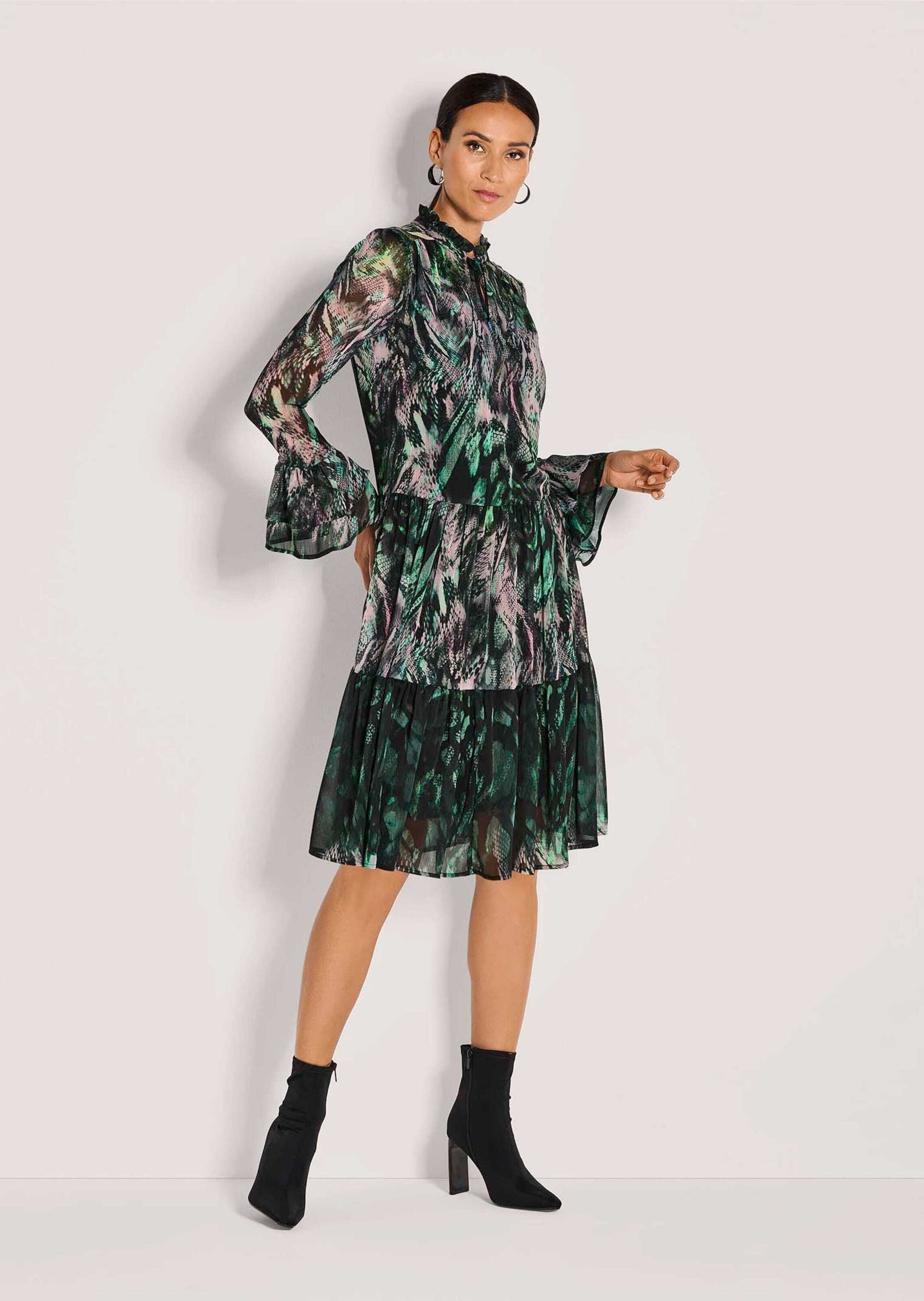 MADELEINE Sommerkleid »Kleid Elegantes Stufenkleid mit All-Over-Print«