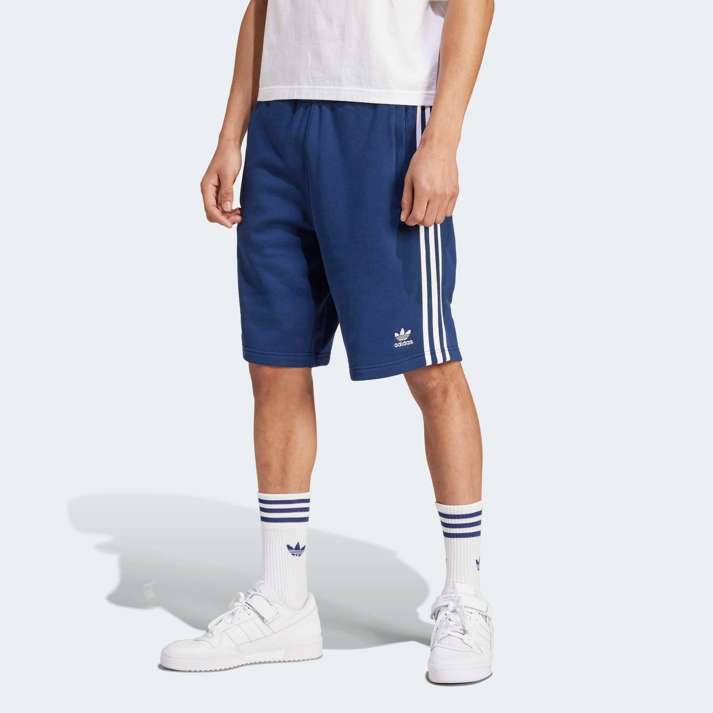 adidas Originals Shorts »3-STRIPE SHORT«, (1 tlg.), Drei Streifen Sweat Shorts aus weichem French-Terry Material