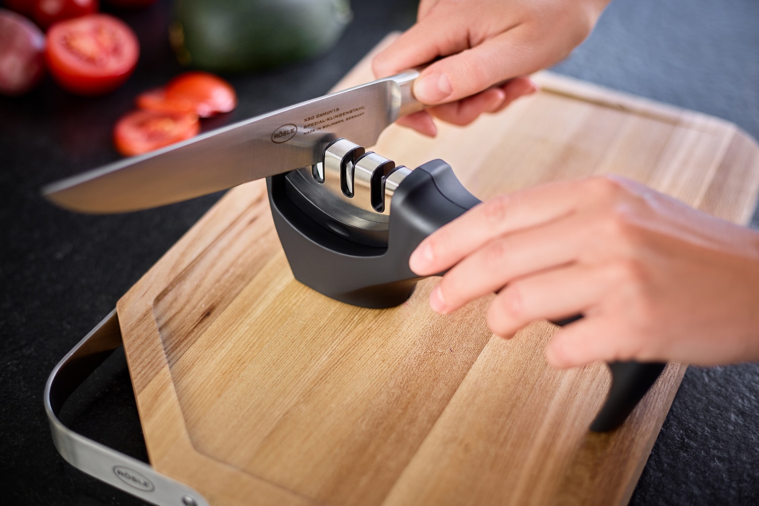 RÖSLE Messerschärfer, 3 Stufen, Schleifkopf wechselbar, stabiler Stand, ergonomischer Griff