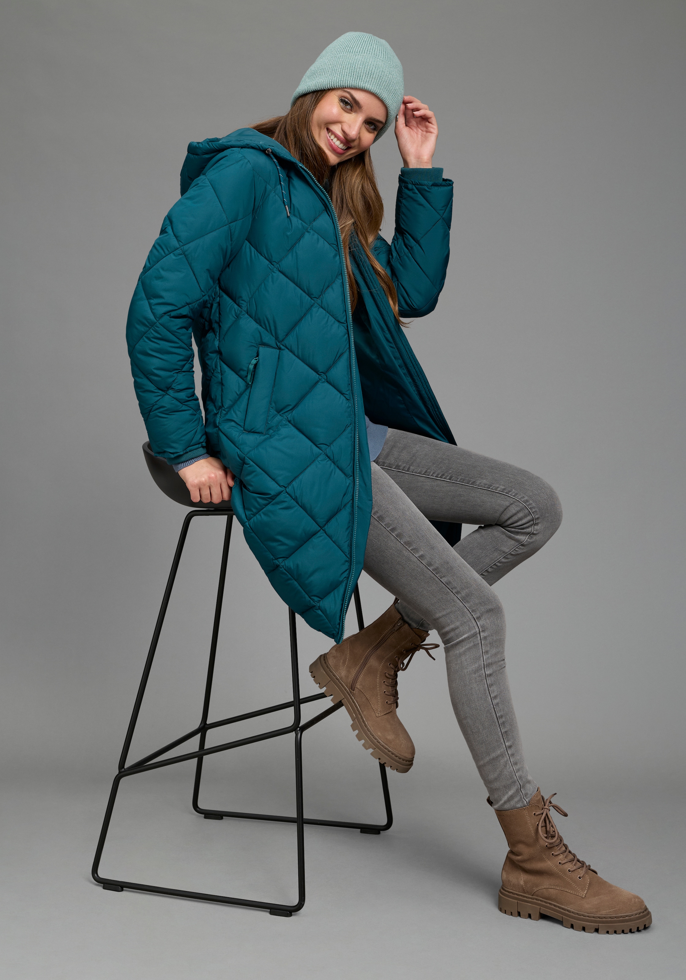 KangaROOS Steppjacke mit Kapuze lange Form mit Kapuze und modernem Steppmuster