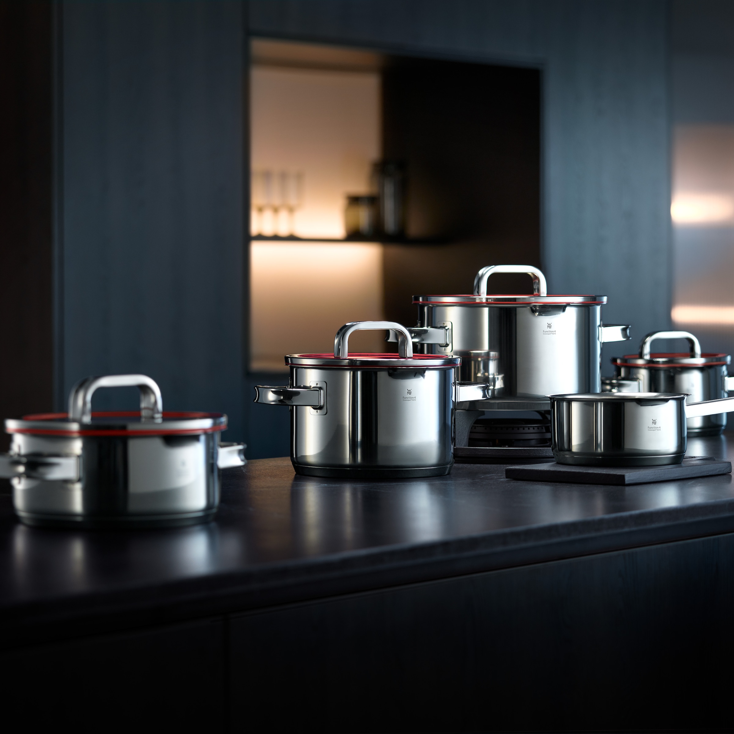 WMF Kochtopf »Function 4«, Cromargan® Edelstahl Rostfrei 18/10, (2 tlg.), wärmereduzierende Griffe, mit 4 Abgießfunktionen, Innenskalierung