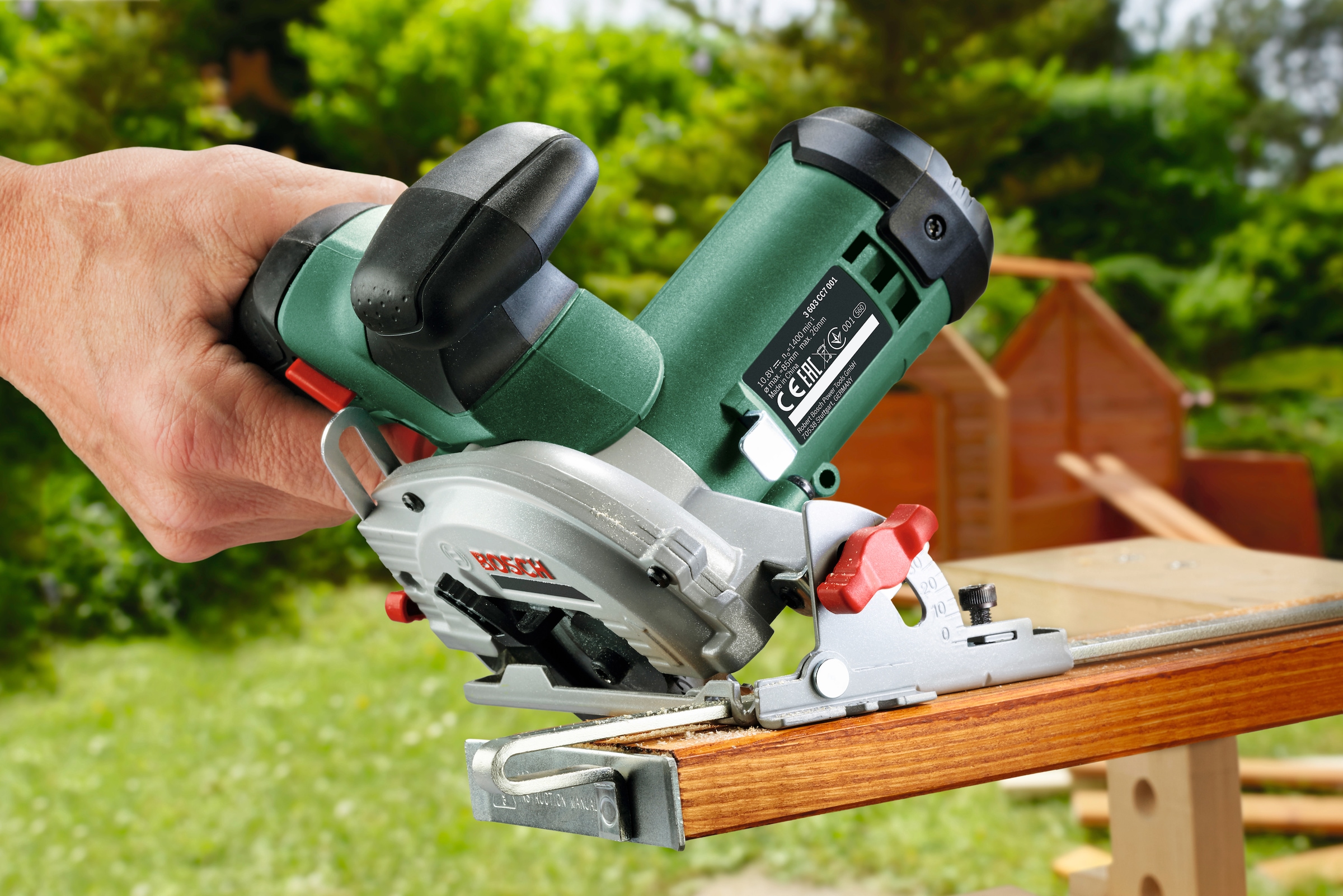 Bosch Home & Garden Akku-Handkreissäge »UniversalCirc 12«, inkl. Akku 12V/2,0 Ah und Ladegerät