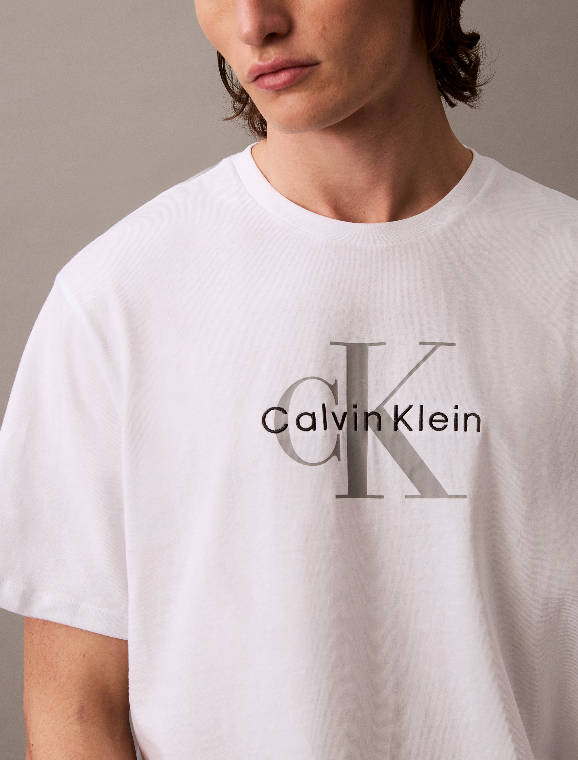 Calvin Klein Jeans T-Shirt »SS Hero Monologo Tee 20s« Mit Rundhalsausschnitt, regular fit
