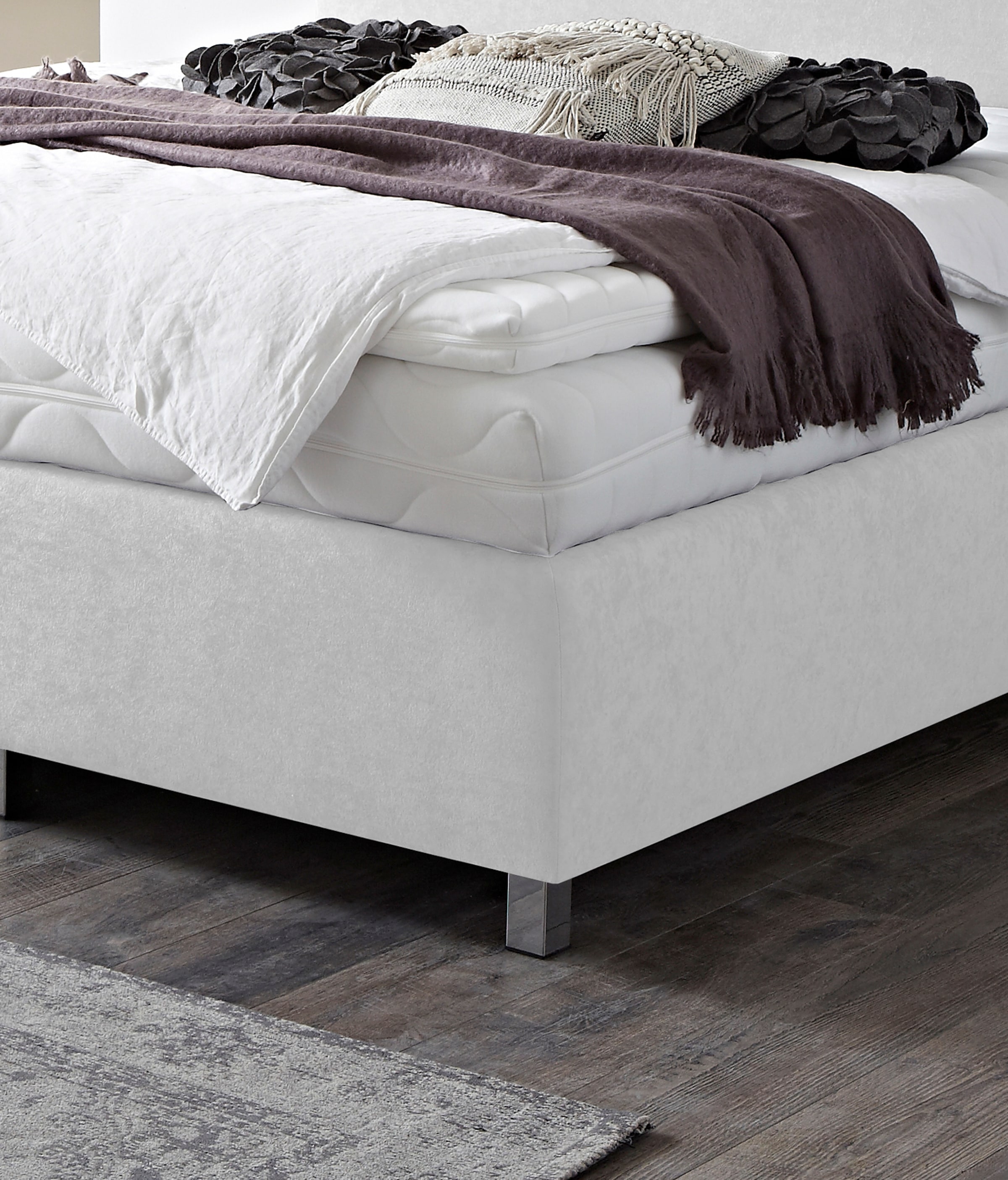 Westfalia Schlafkomfort Boxspringbett »Florenz in den Breiten 160x200, 180x200cm & 200x200cm« Verchromte Metallfüße, die die Kopfteilform aufgreifen