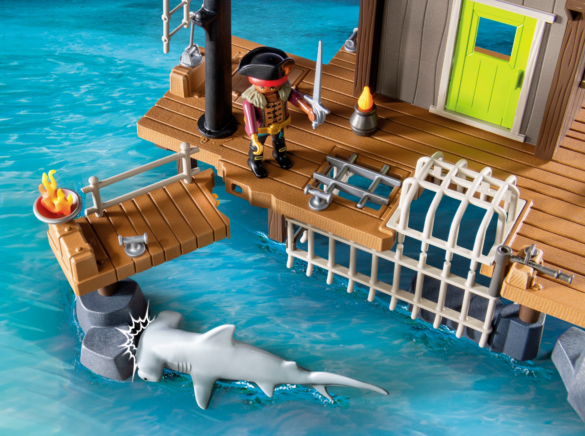 Playmobil® Konstruktions-Spielset »Piratenhafen mit Seeräuber-Gefängnis (71792), Playmobil Pirates«, (165 St.), Made in Germany