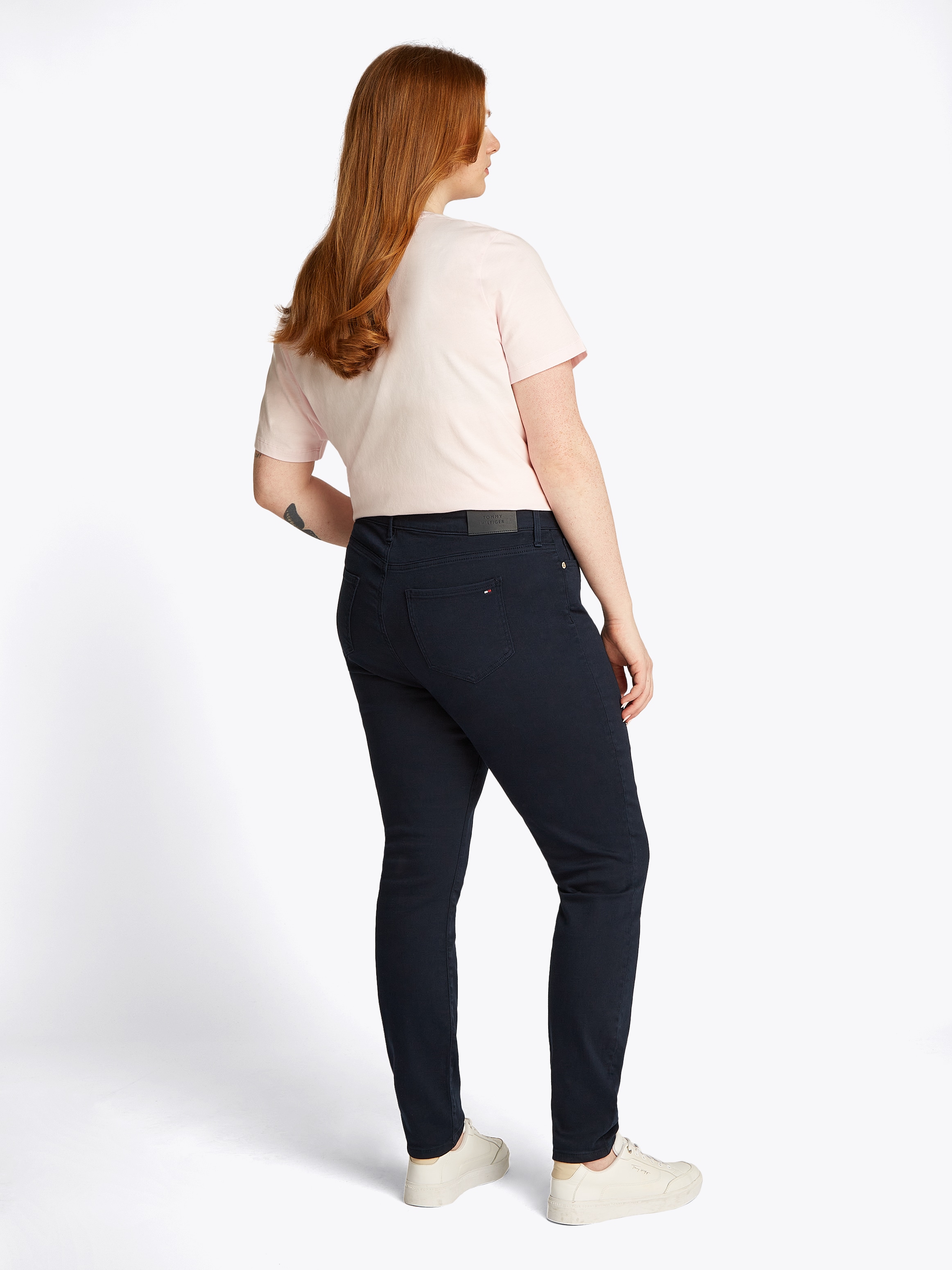 Tommy Hilfiger Curve Skinny-fit-Jeans »CRV HARLEM U SKINNY HW CLR«, in Großen Größen, Tommy Jeans Logo-Badge, stoned wash Optik