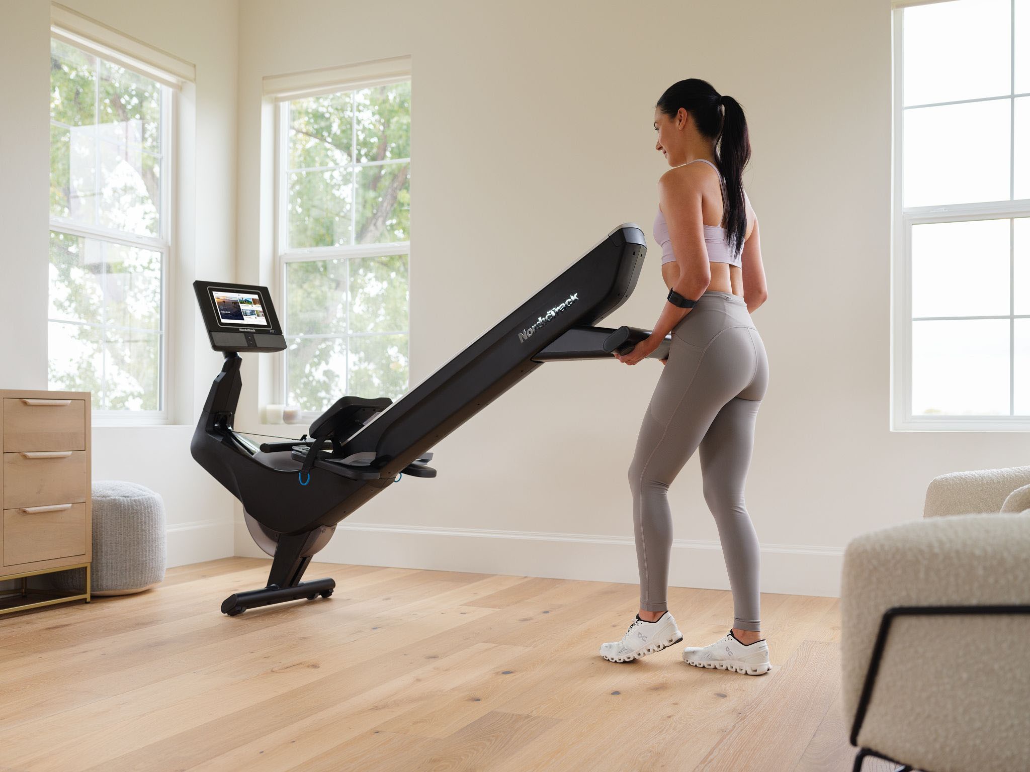 NordicTrack Rudergerät »NordicTrack RW700«, (iFIT-fähiger Rower mit schwenkbarem 10'' Touchscreen), Rudermaschine, 26 Widerstandsstufen, Magnetbremssystem