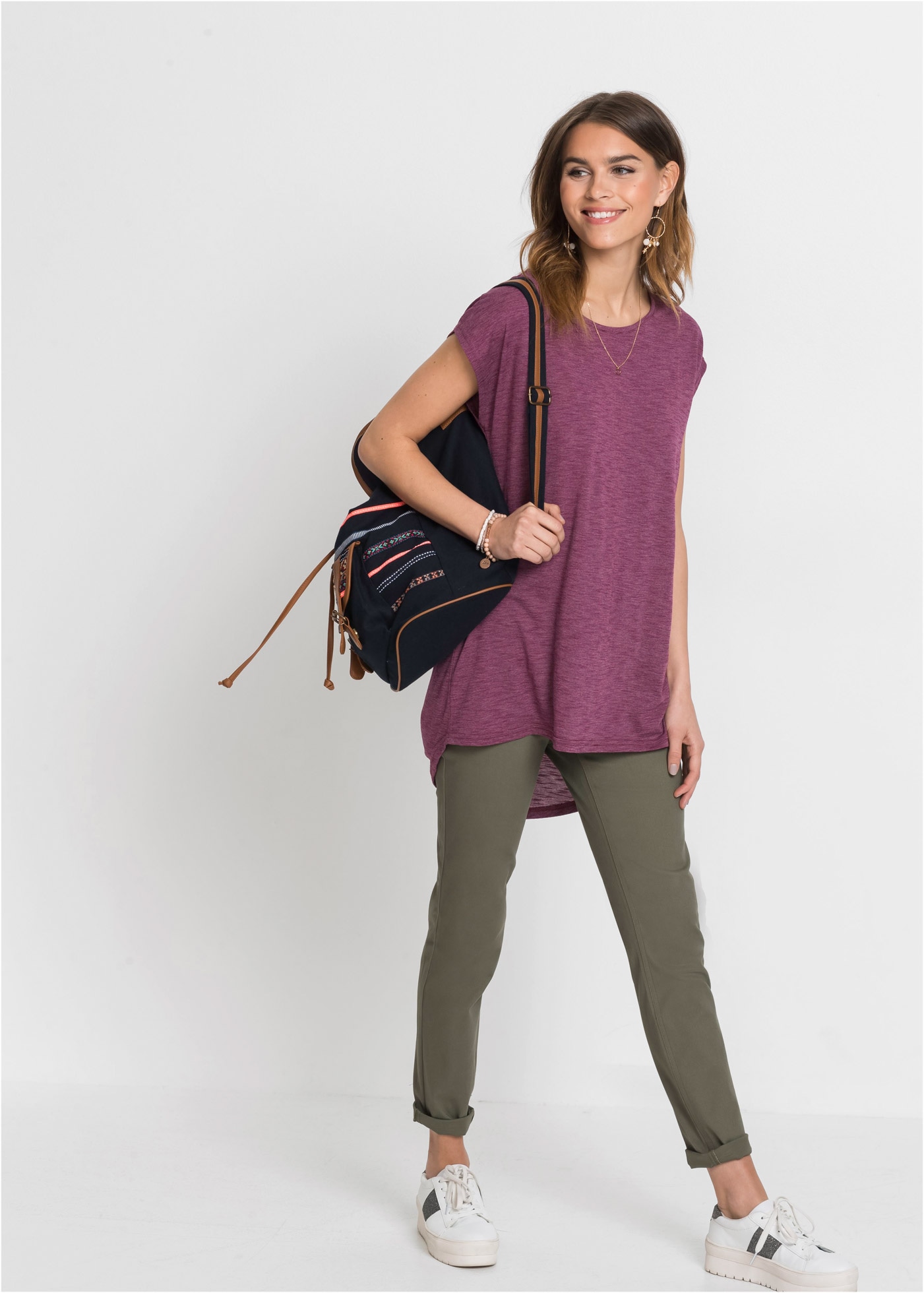 bonprix Longshirt »Longshirt aus Viskose-Mischung« lässige Passform, längeres Rückenteil, abgerundeter Saum