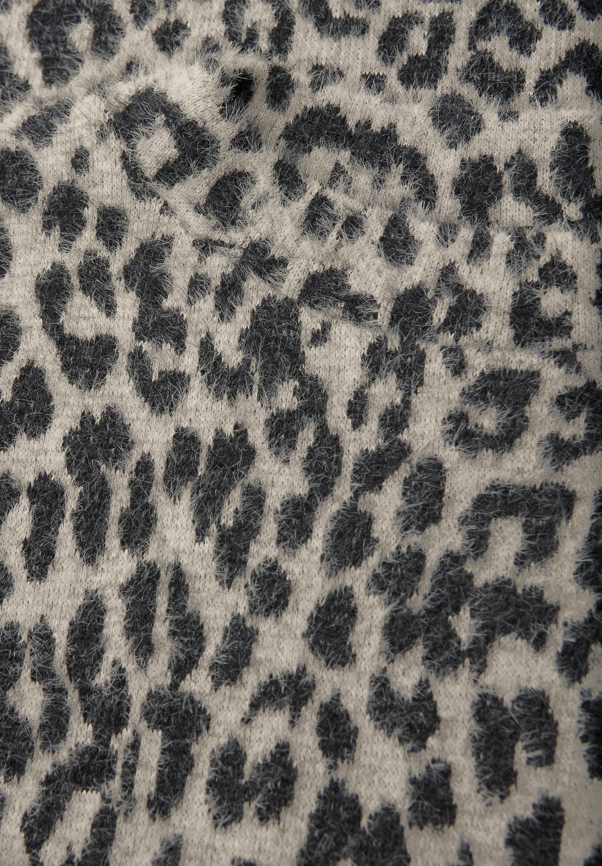 STREET ONE Strickkleid Ohne Taschen in knielanger Federgarn-Optik, mit modischem Muster