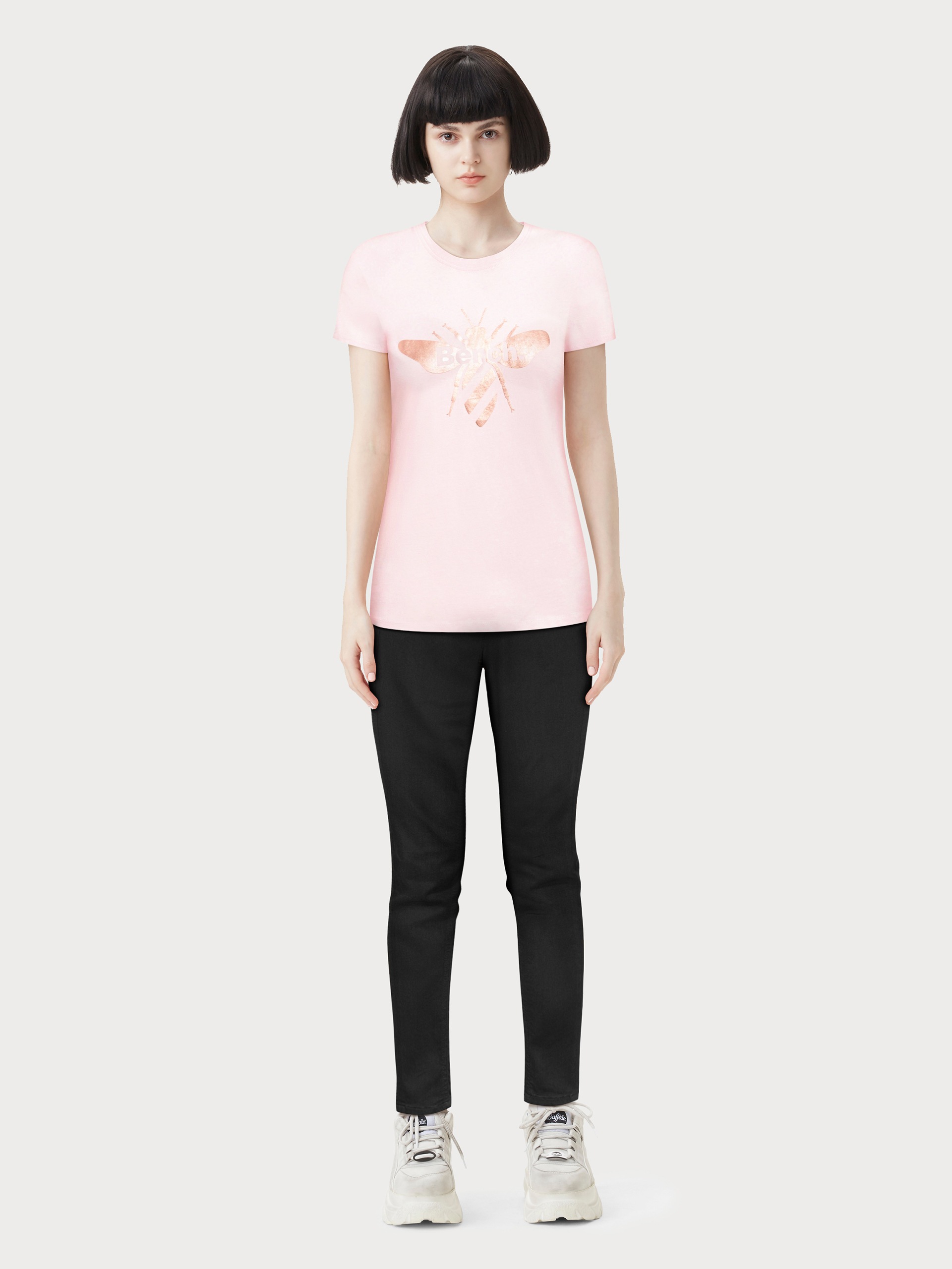 Tommy Jeans Skinny-fit-Jeans »Nora Mid Rise Skinny Fit«, mit Tommy Jeans Logo-Badge & Stickereien