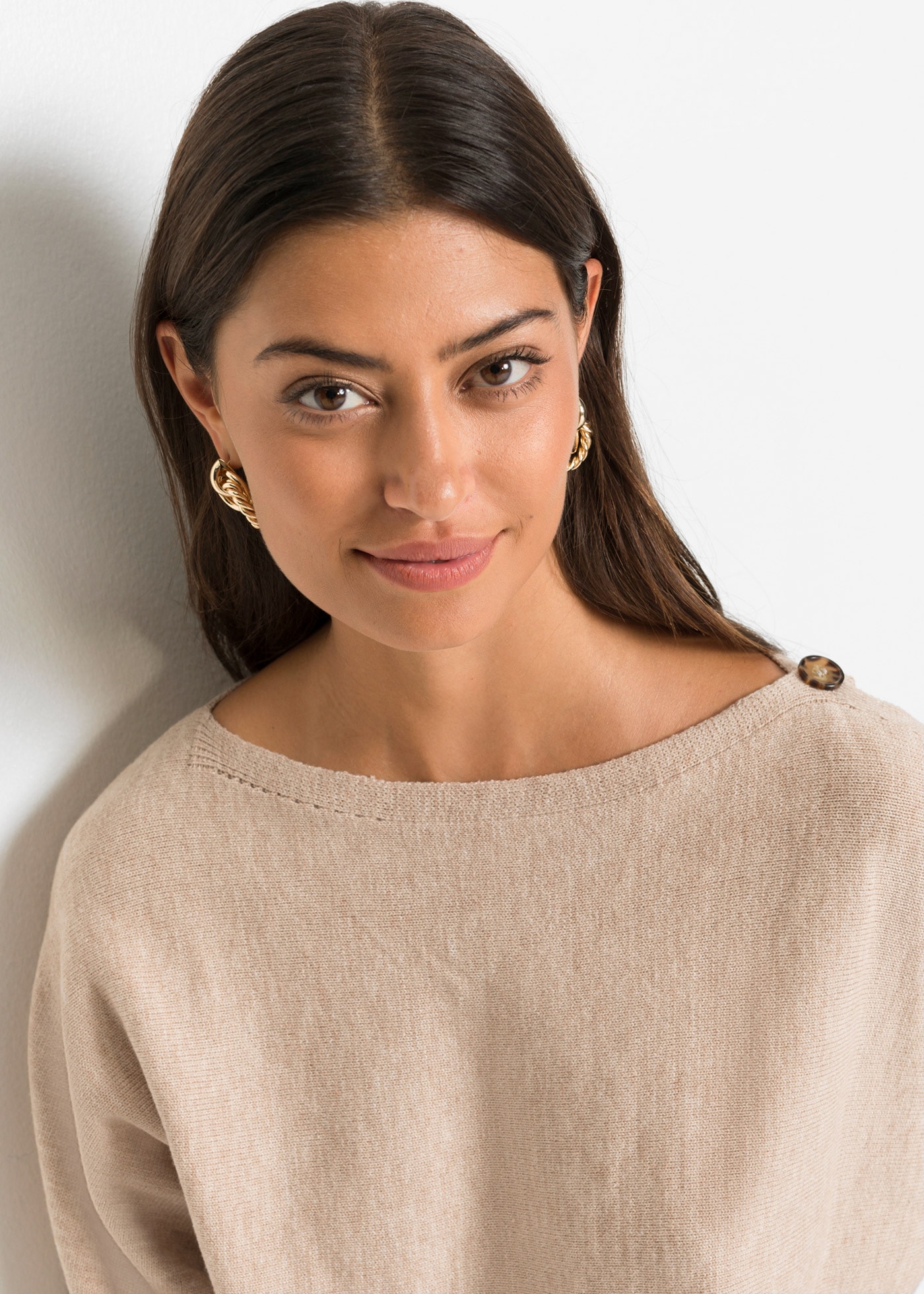 bonprix Strickpullover »Pullover« in bequemer Boxy-Passform, mit Fledermausärmeln, Zierknöpfe