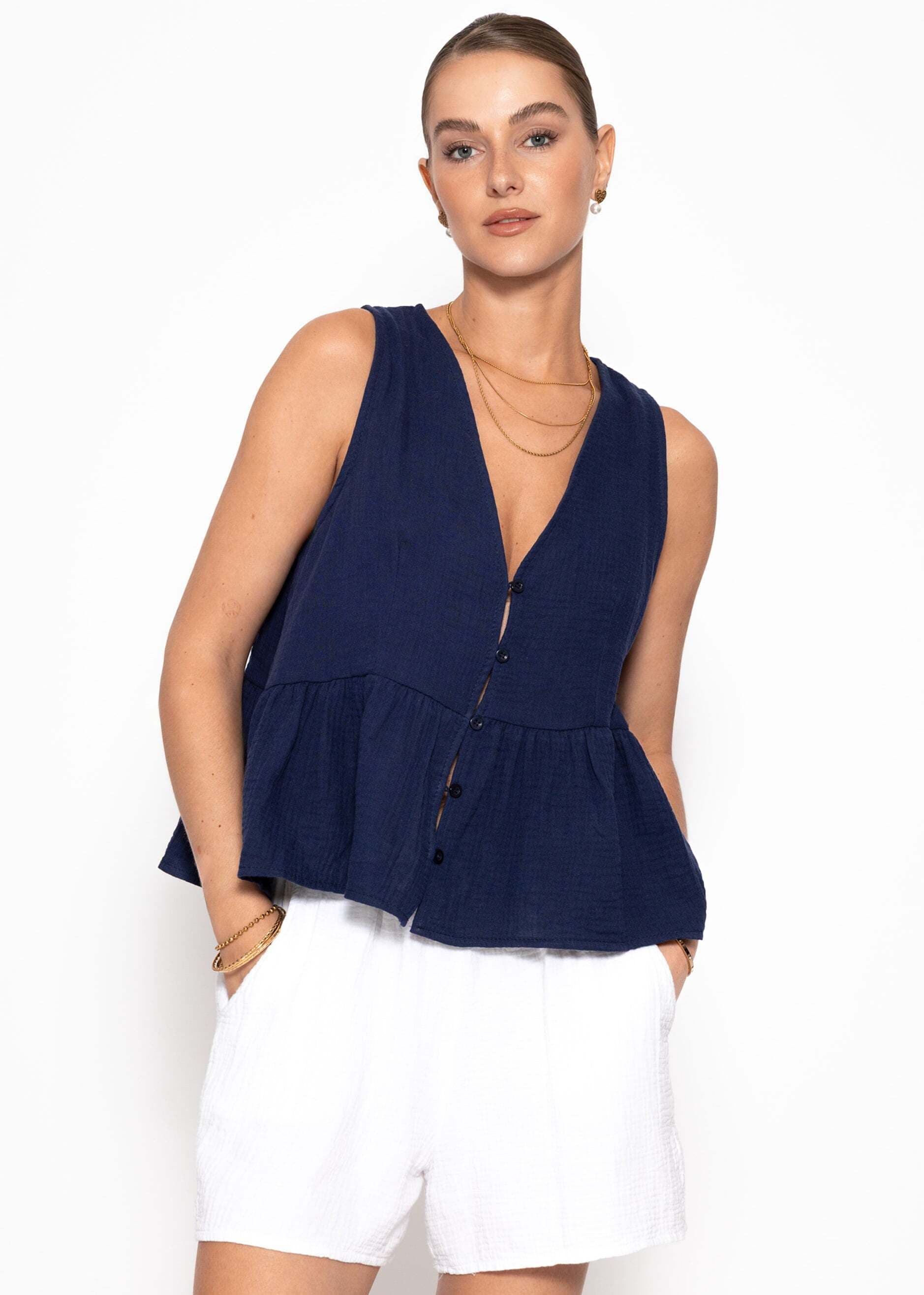 SASSYCLASSY T-Shirt »Musselin Top mit Volant« Verspieltes Baumwolltop mit V-Ausschnitt und Knopfleiste