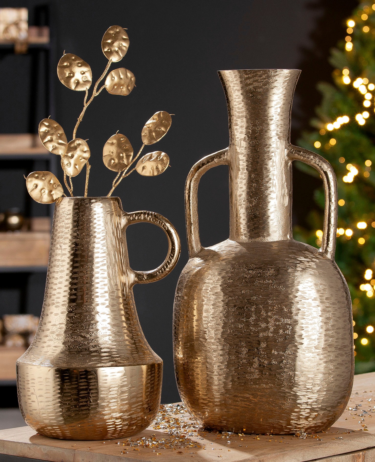 GILDE Tischvase »Lola, in Krugform, Dekovase«, (1 St.), Vase aus Aluminium, mit geritzter Oberflächenstruktur, Höhe ca. 46 cm