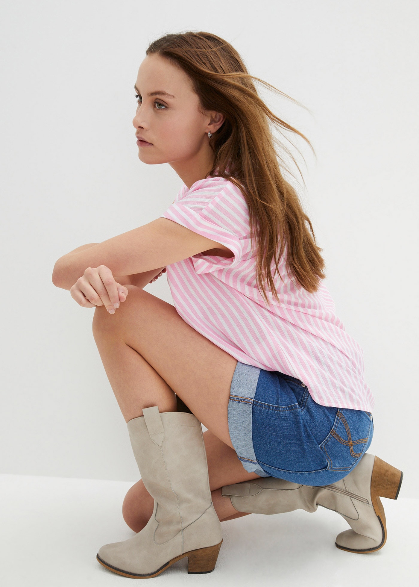 bonprix Kurzarmbluse »Kurzarmbluse aus fließender Viskose« Loose Fit, für einen luftigen Look, aus Viskose, gestreift