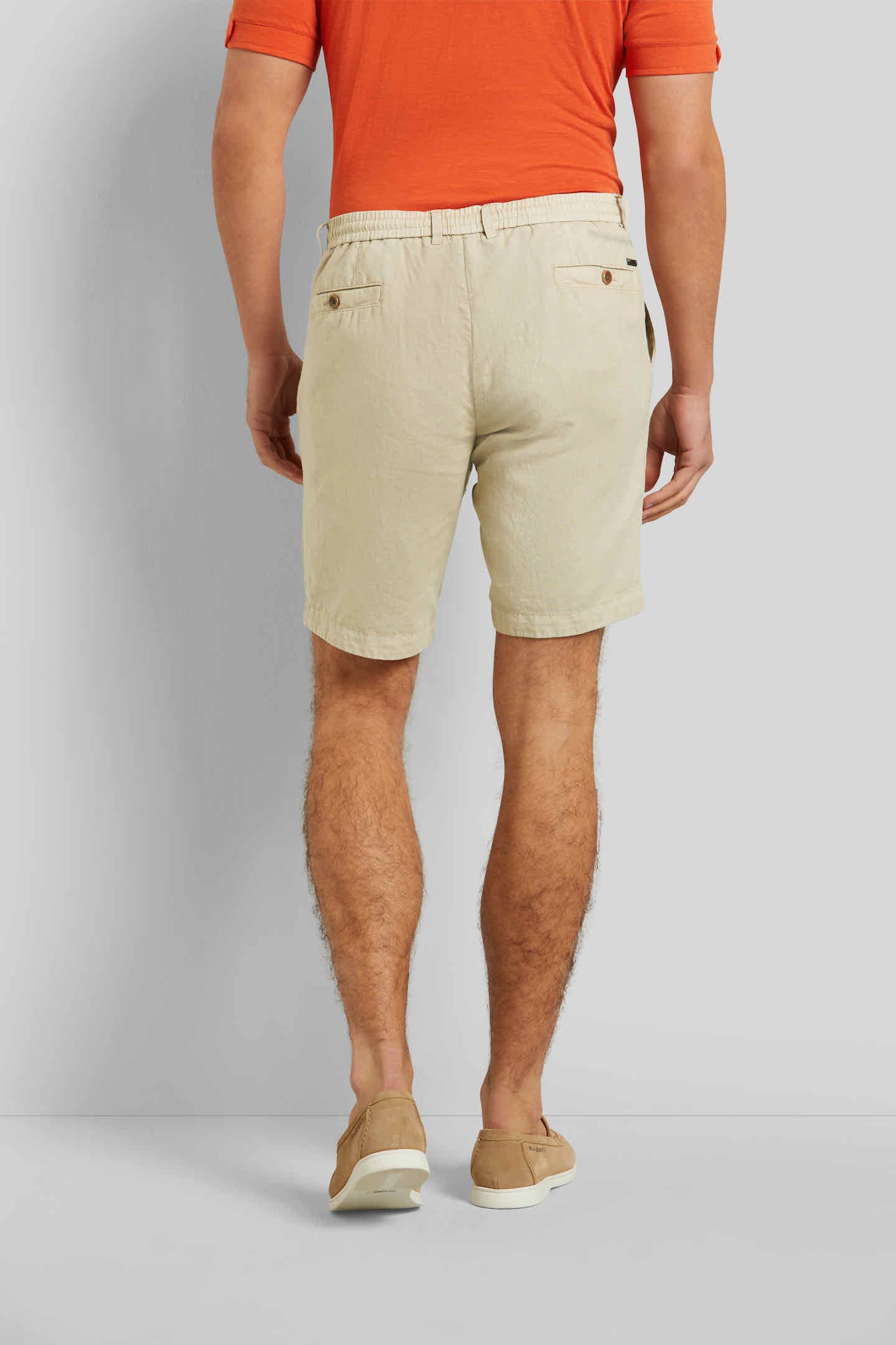 bugatti Bermudas, in sportlicher Optik