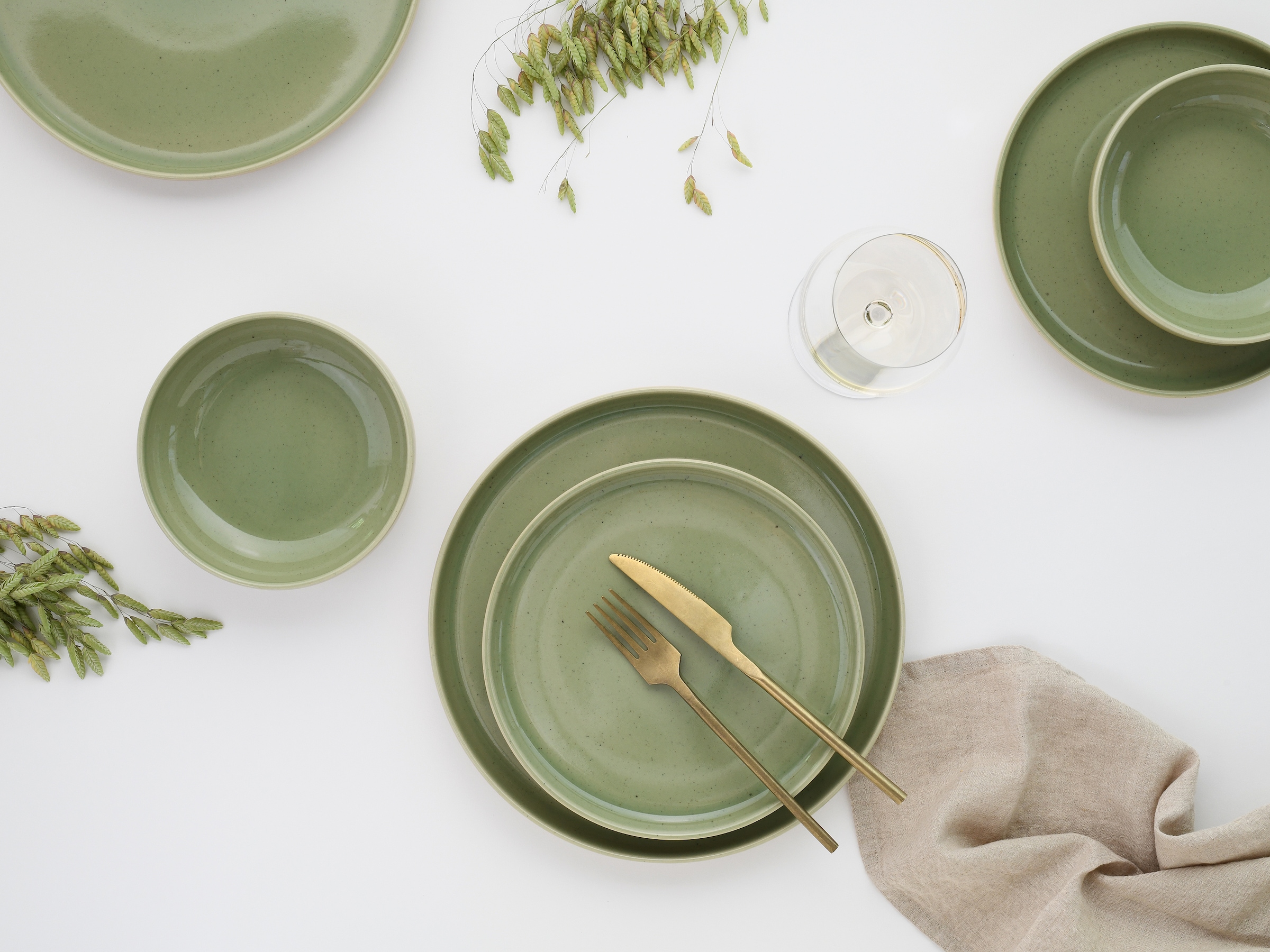 CreaTable Teller-Set »Uno Romana Grün, Tellerset 12-tlg« Sprenkel, Seidenmatte Glasur