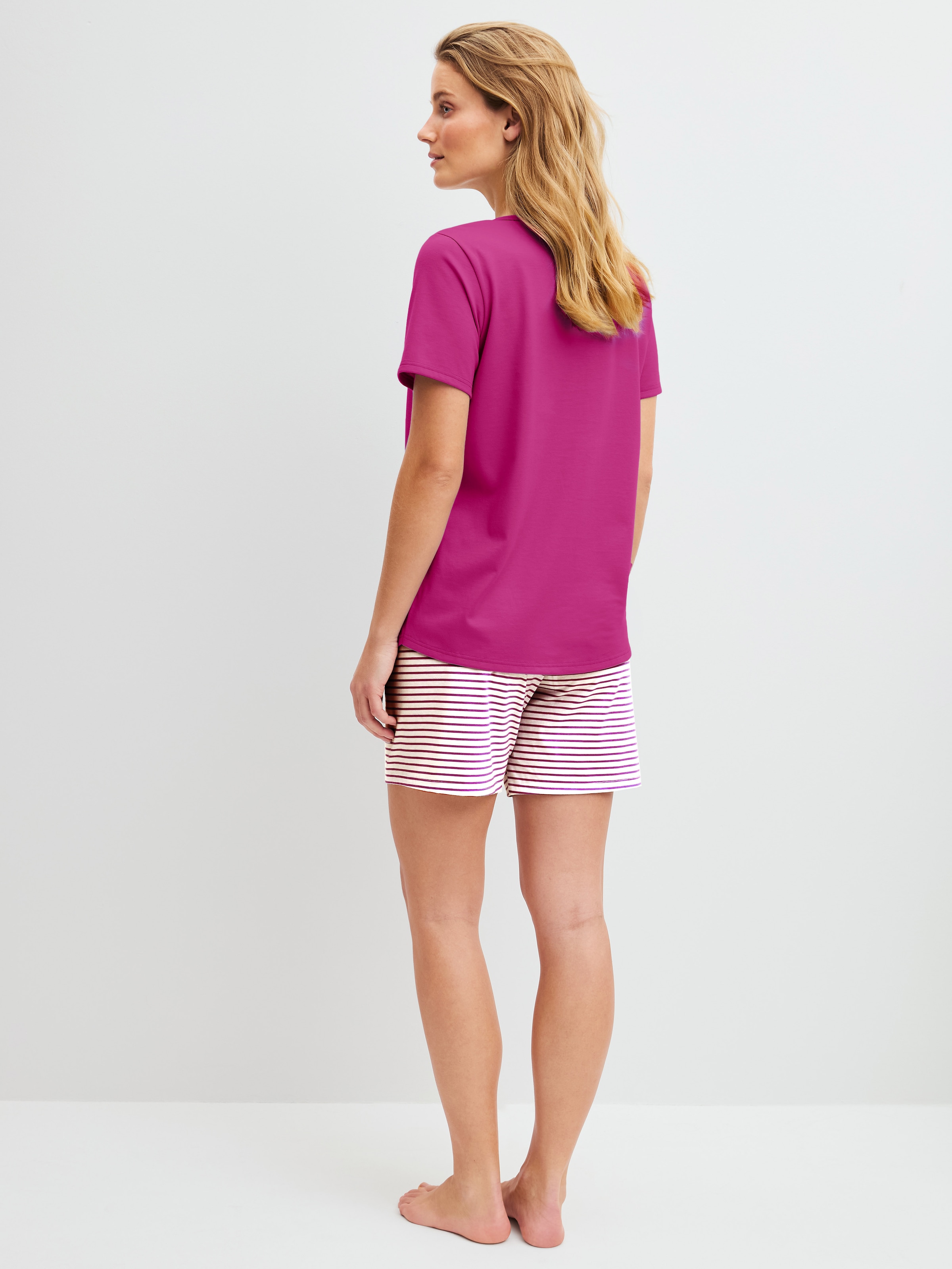 CALIDA Shorty 2 mit Rundhalsausschnitt, Hose mit Streifen