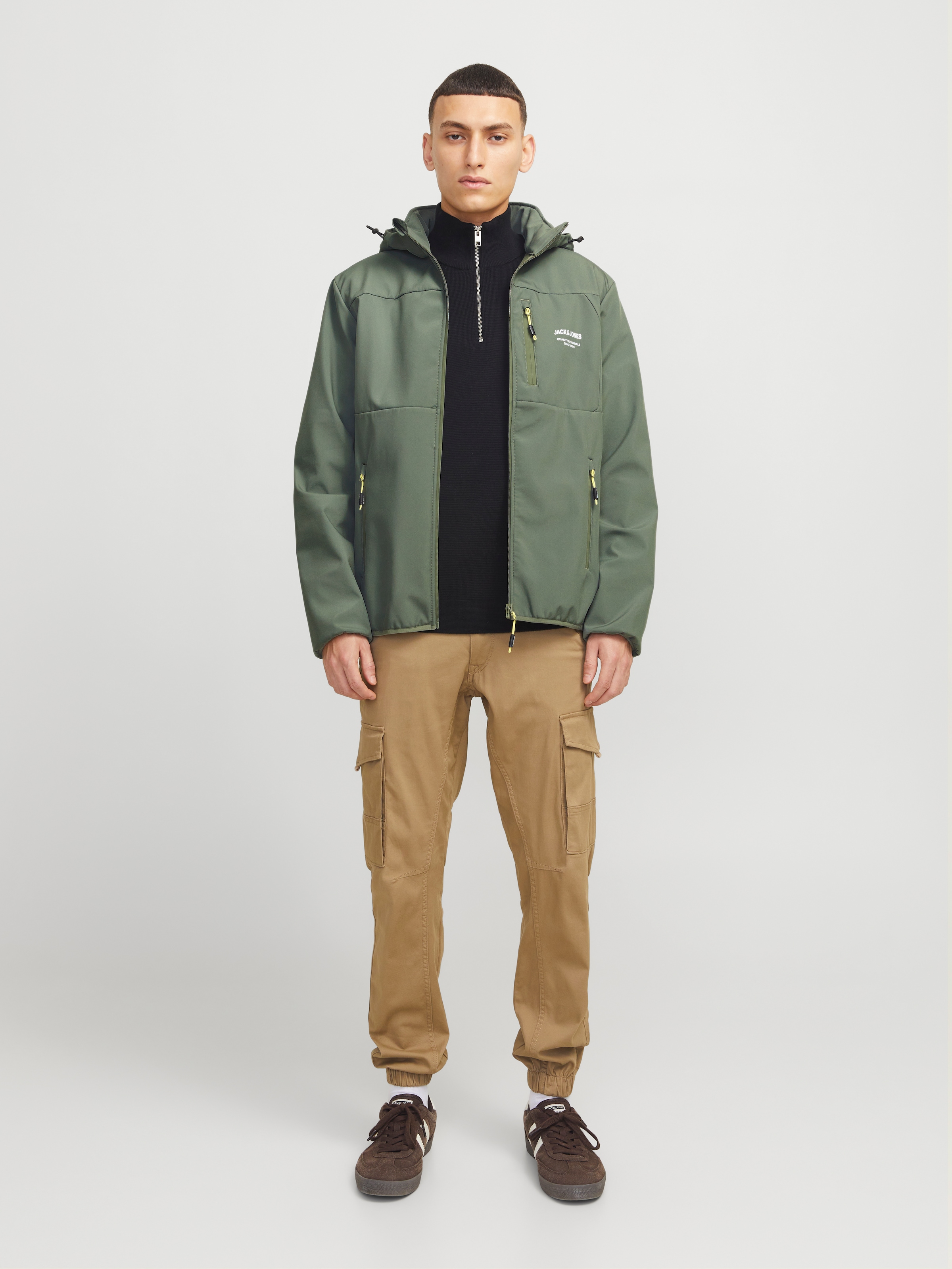 Jack & Jones Softshelljacke »JJTHEO SOFTSHELL JACKET«, mit Kapuze