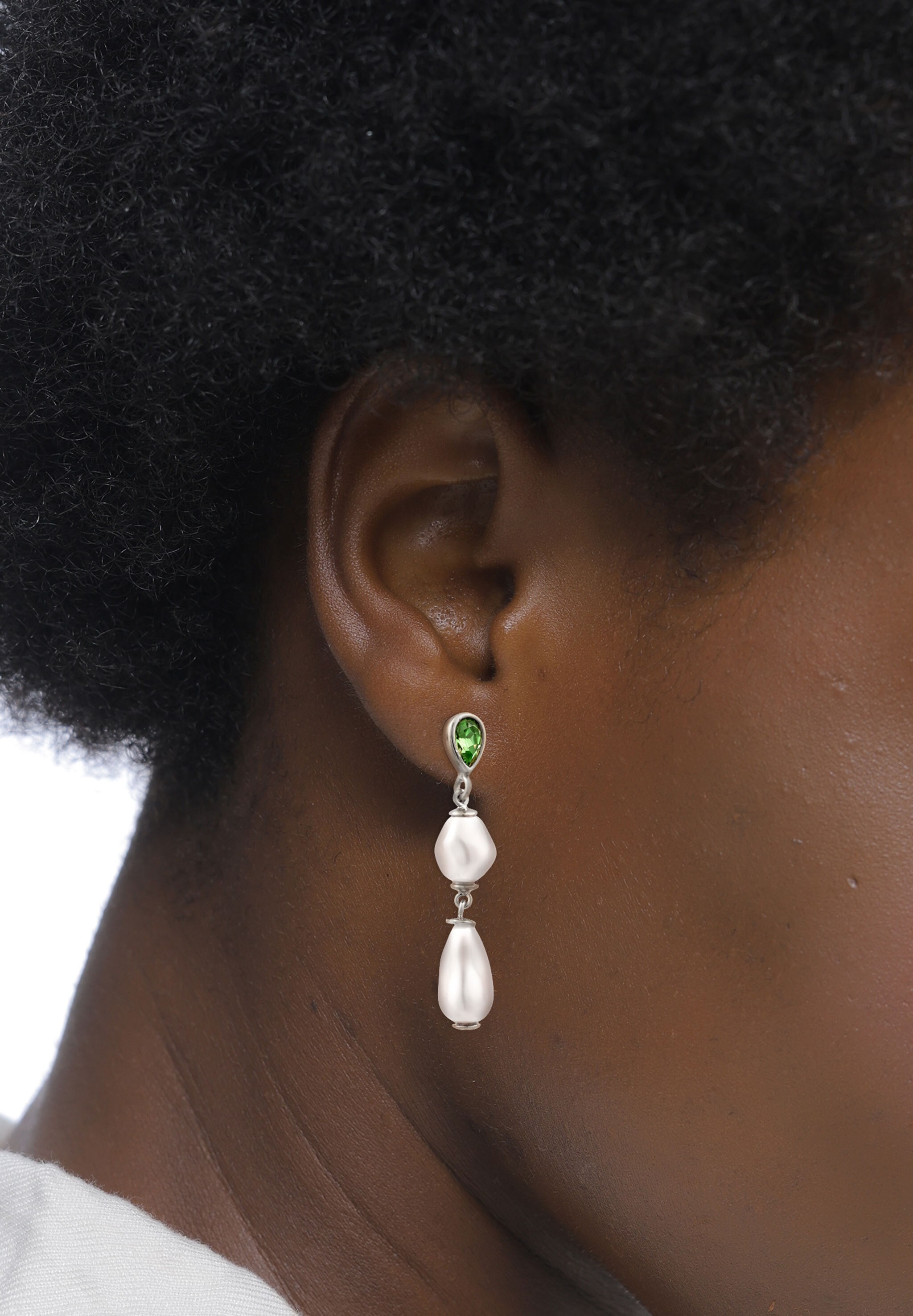 Elli Paar Ohrstecker »Ohrringe Ohrstecker Tropfen Synthetische Perle Grün 925 Sterling Silber, mit Kristallen von Swarovski®«