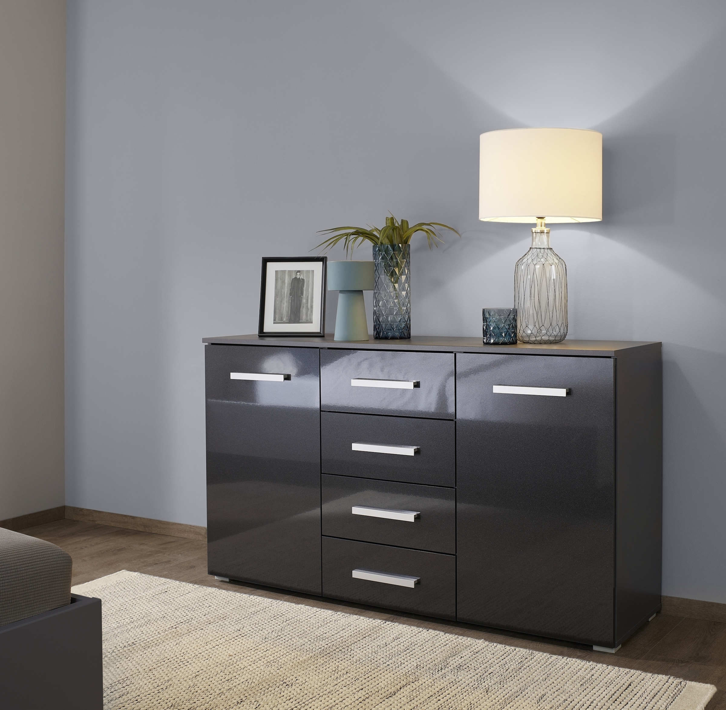 rauch Schubkastenkommode »Sideboard Kommode Kombikommode KOLUNA mit Hochglanzfront«, mit 4 Schubkästen und 2 Türen sowie Metallgriffen MADE IN GERMANY