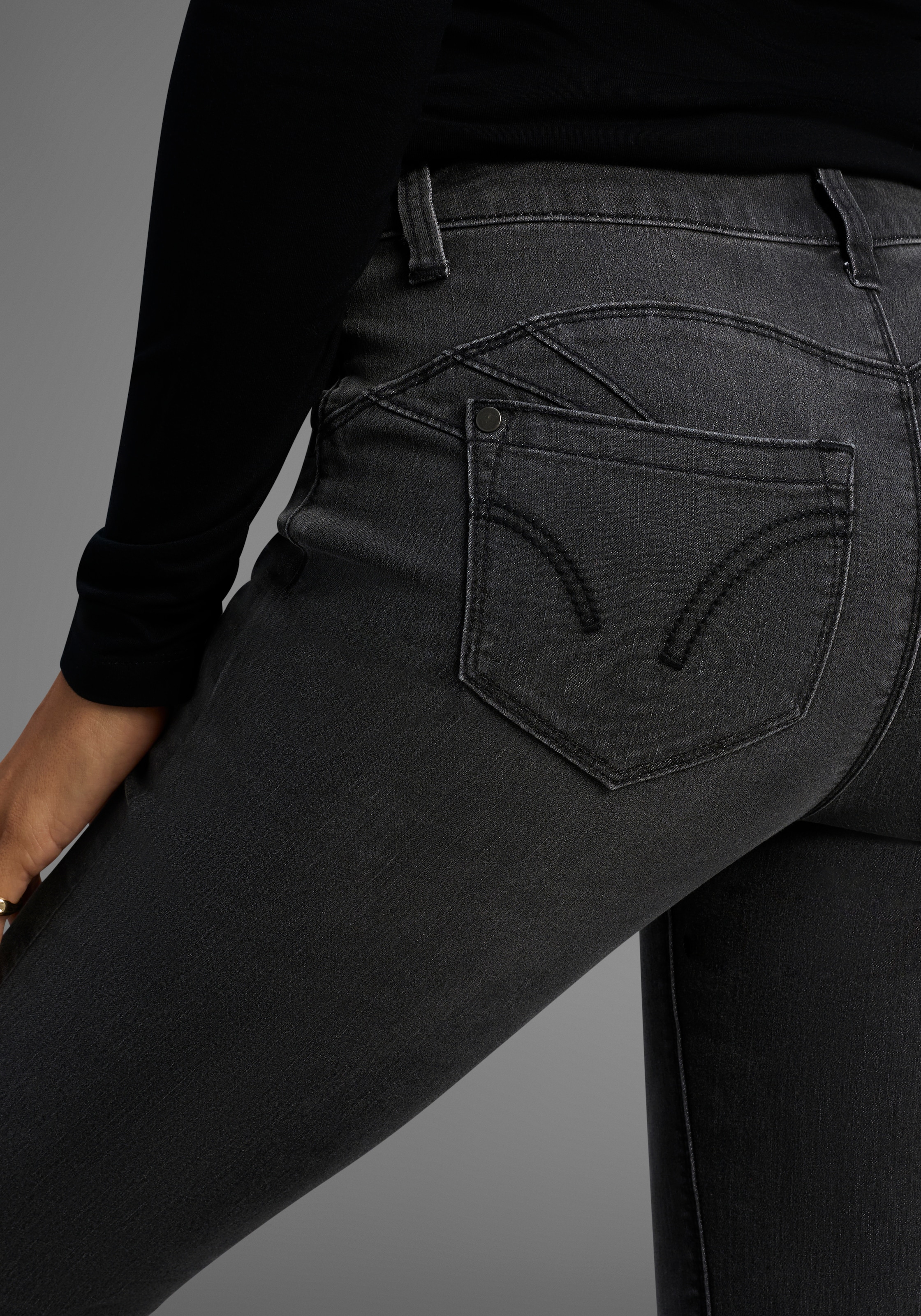Arizona Bootcut-Jeans »Shaping«, bootcut, Kontrastnähte, Used-Look-Waschung, niedrige Leibhöhe