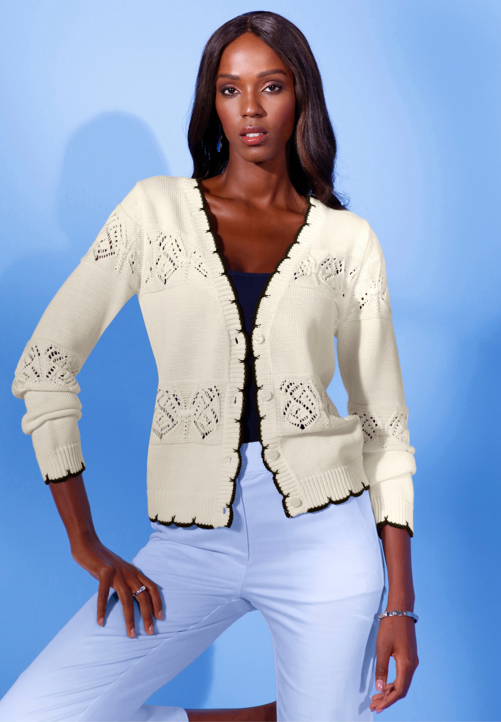 creation L Strickjacke »Strickjacke Ajourstrickjacke mit kontrastfarbigen Kanten«