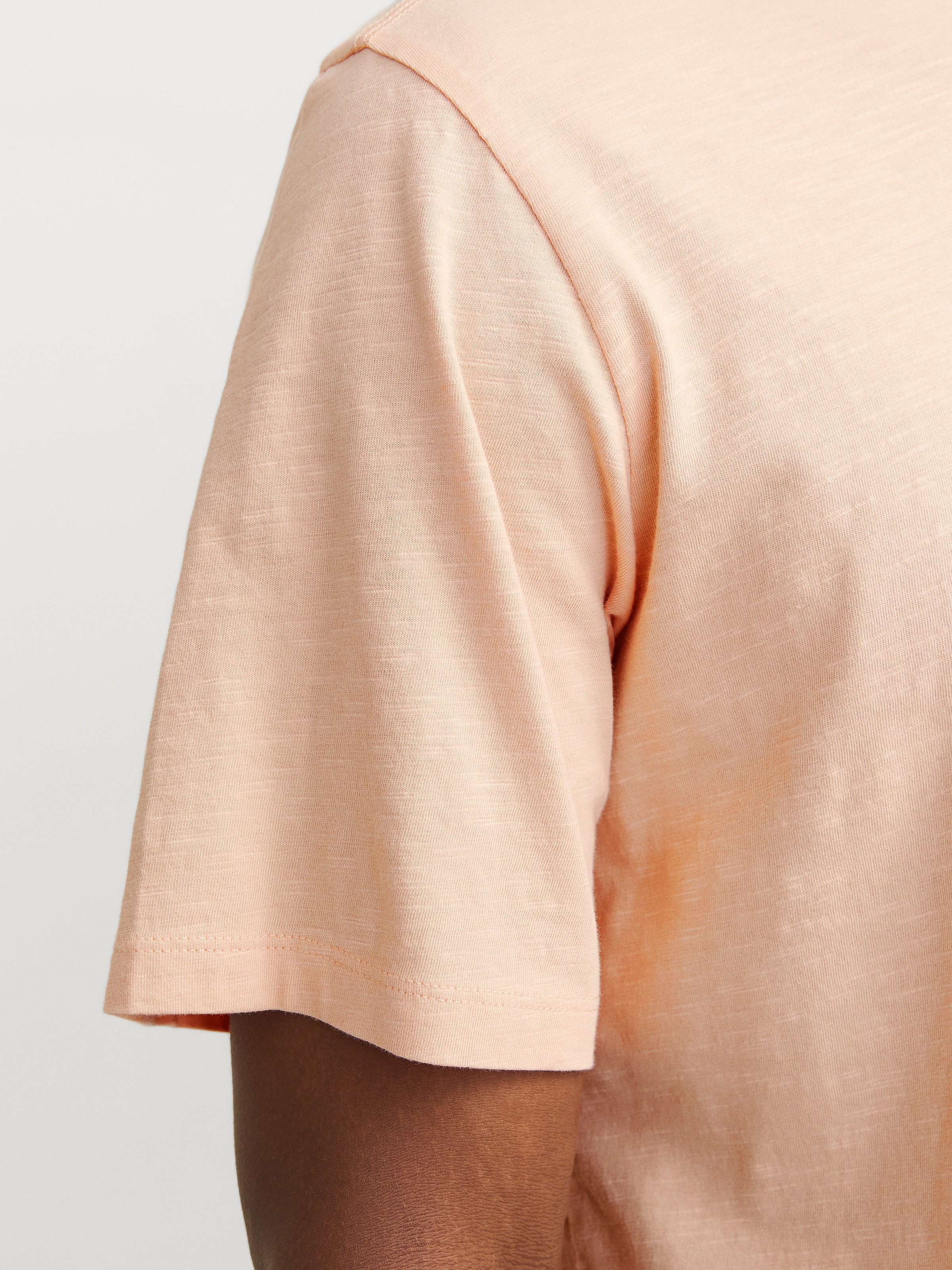Jack & Jones Rundhalsshirt »JJEBASHER TEE O-NECK SS NOOS«, mit Rundhalsausschnitt
