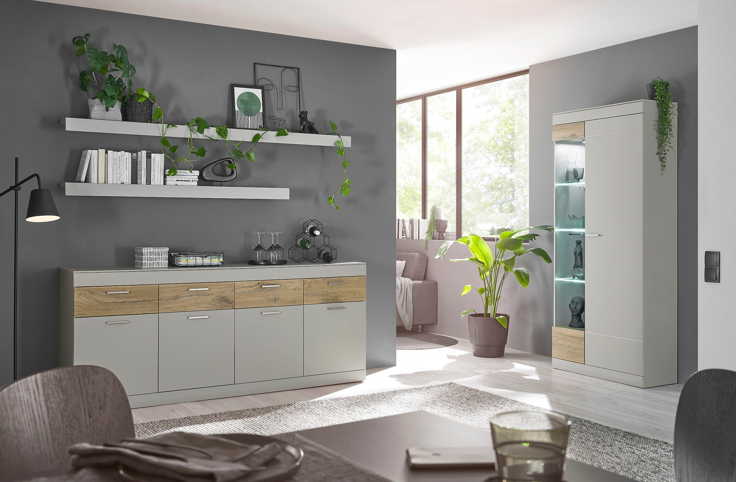 INOSIGN Sideboard »SCARA«, mit Applikation Zinneiche Dekor, Breite 200 cm, mit Softclose-Funktion