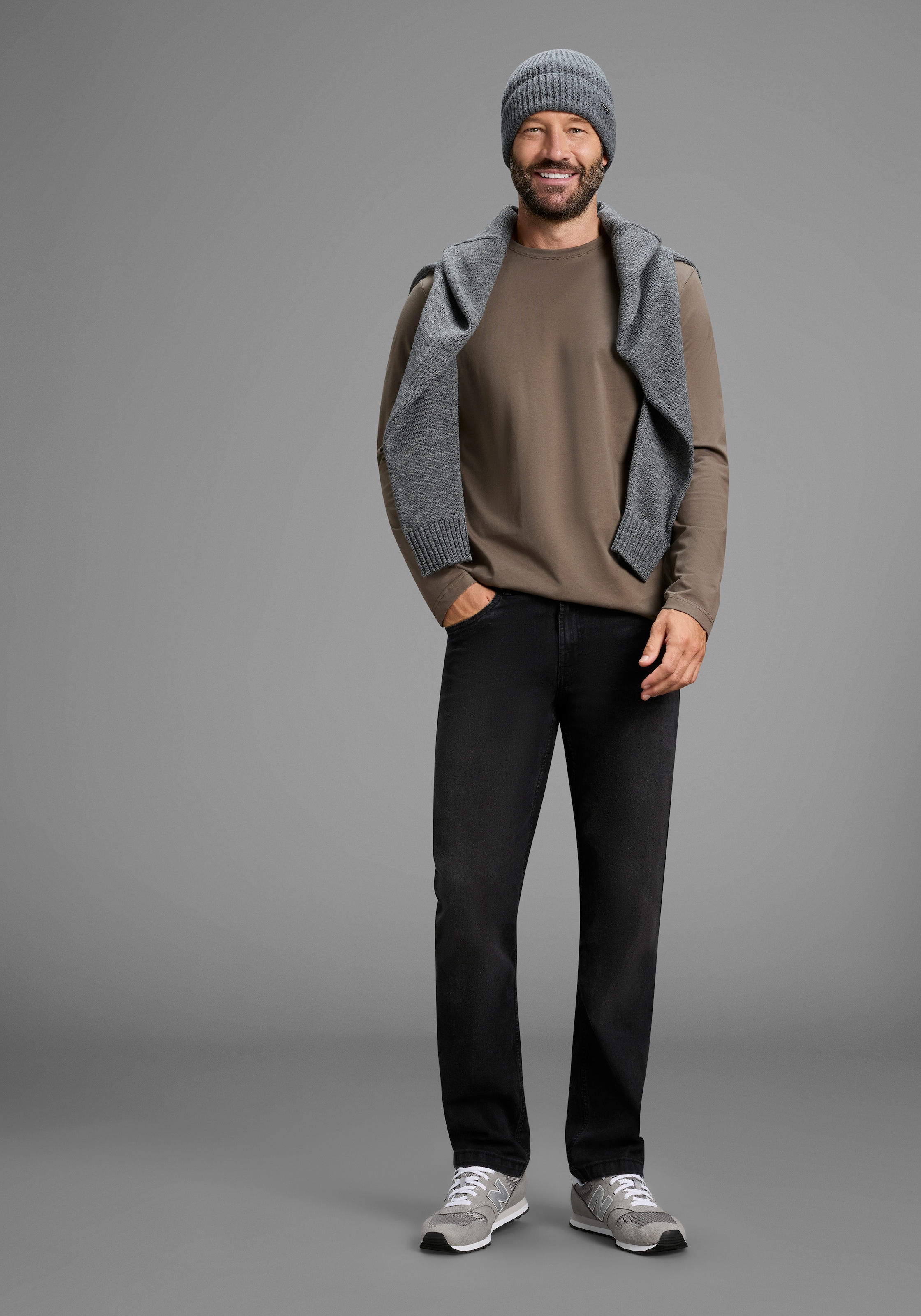 Arizona Straight-Jeans gerader Schnitt, normale Leibhöhe, mit Knopf- und Reißverschluss