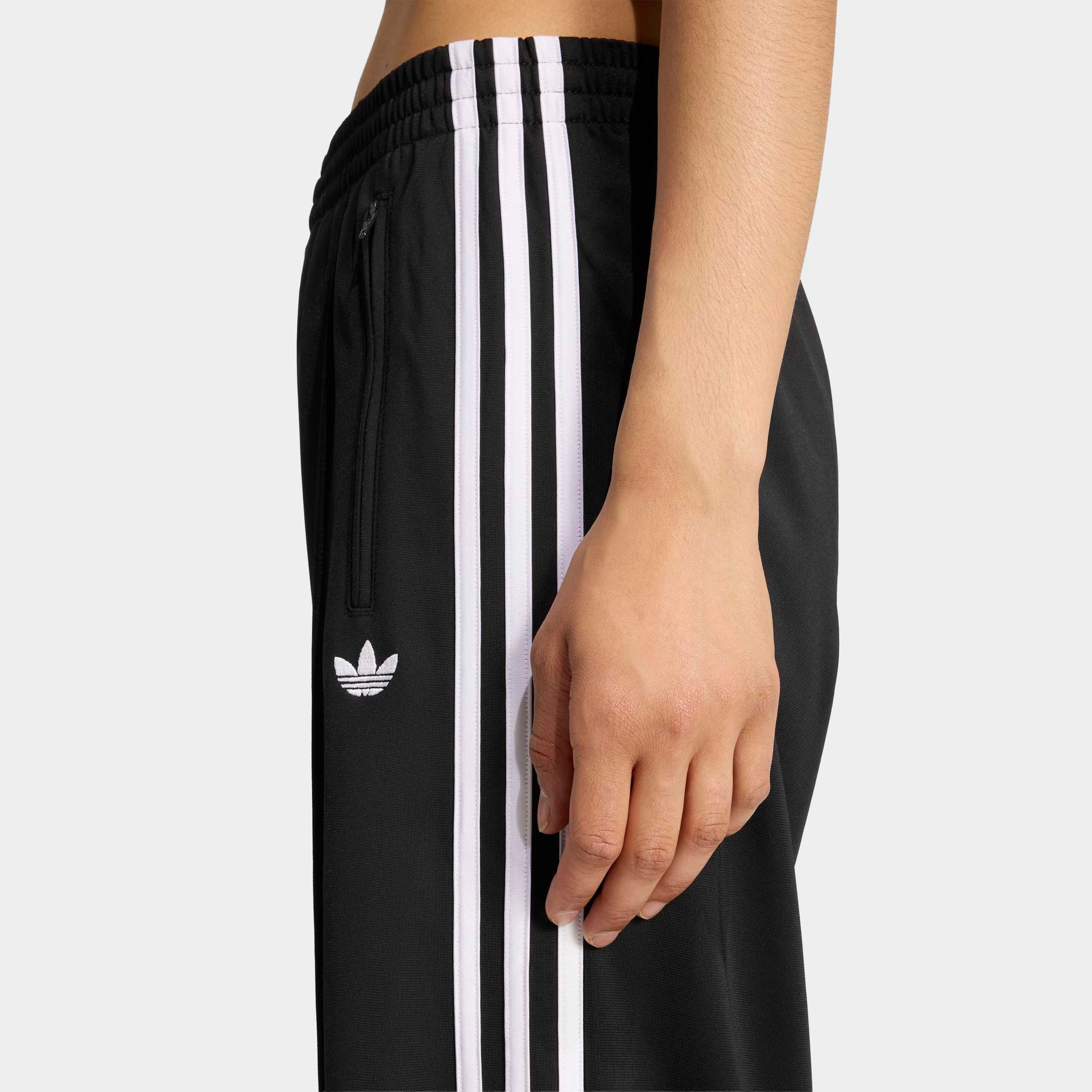 adidas Originals Sporthose »FIREBIRD LOOSE«  Firebird Loose Sporthose, lässig geschnitten