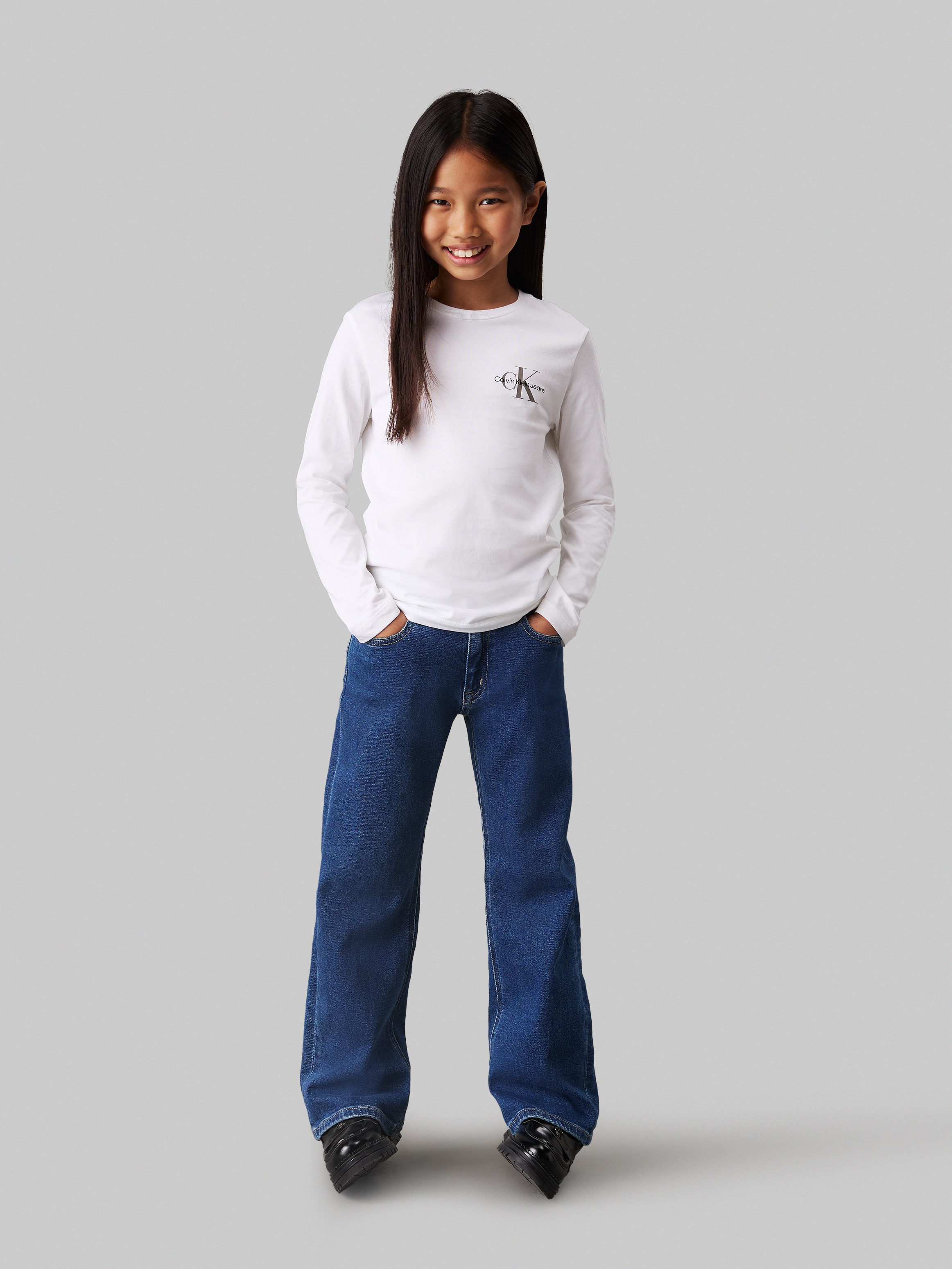 Calvin Klein Jeans Langarmshirt »Chest Monologo Ls T-Shirt«, für Kinder bis 16 Jahre und mit Logoschriftzug