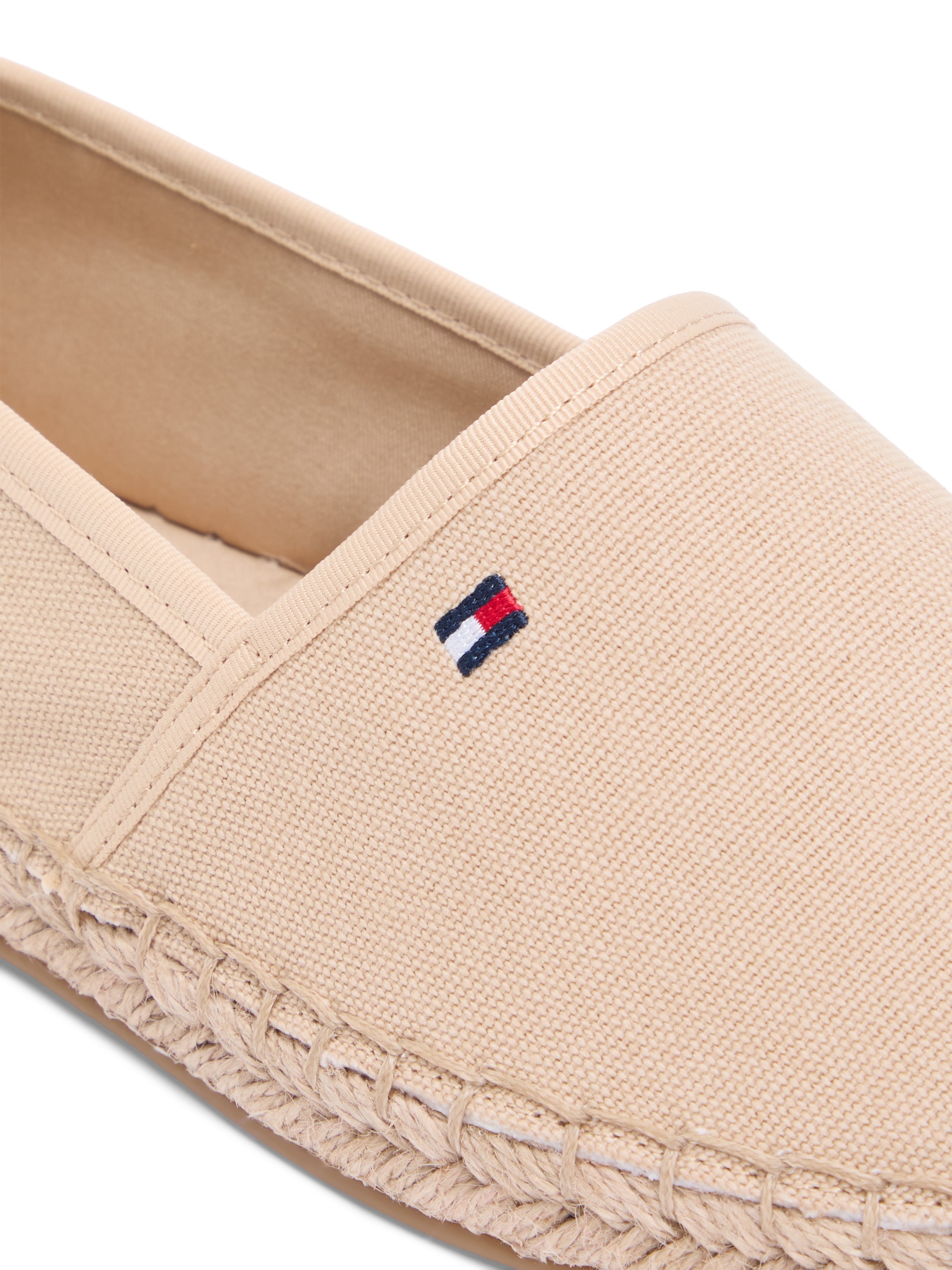 Tommy Hilfiger Espadrille »FLAG CANVAS ESPADRILLE«  ,Slipper,Flats,Bequemschuh mit Jutebezug und Ziernähten, schmale Form