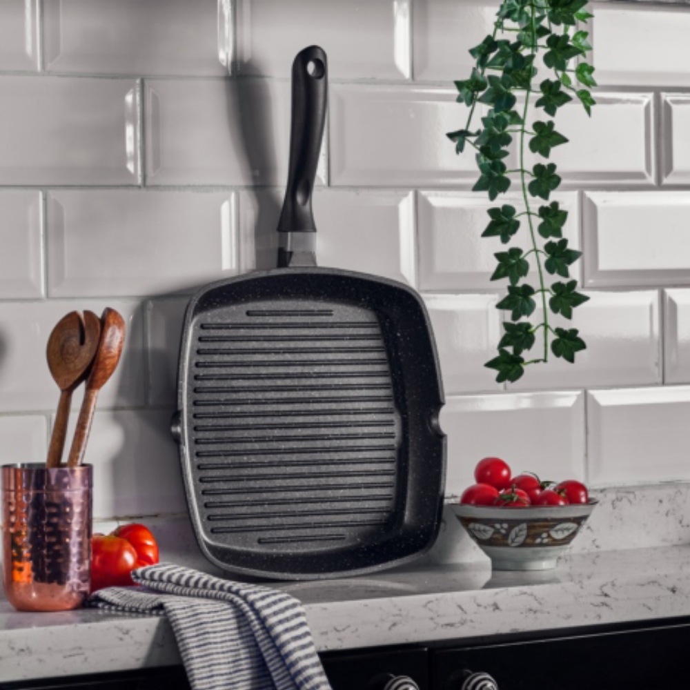 RESTO Kitchenware Grillpfanne »Meridiana, quadratische Steak Pfanne mit Ausguss«, Aluminiumguss, (1 tlg.), Bratpfanne, Eckpfanne mit Marmor-Antihaftbeschichtung