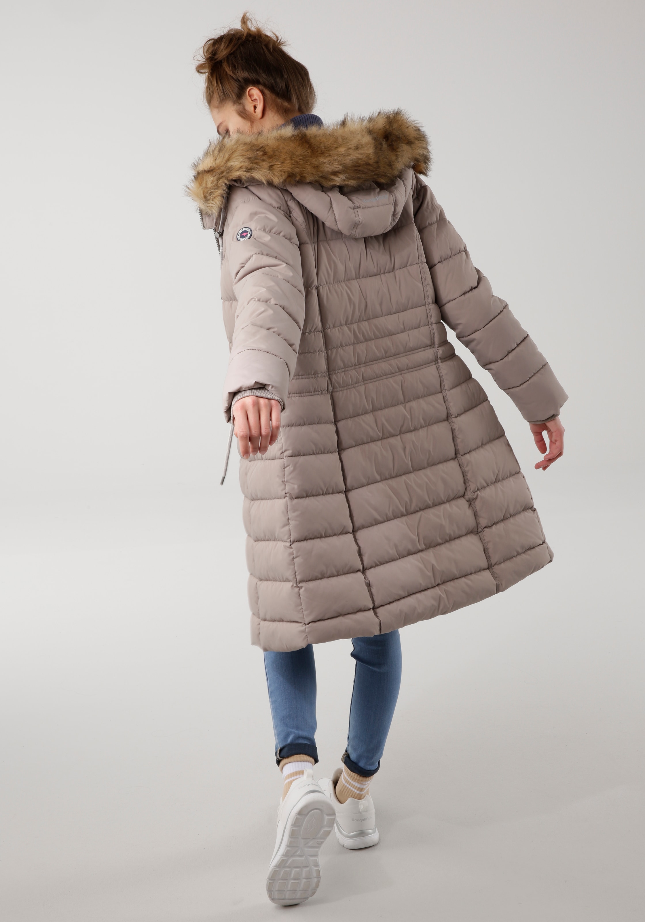 KangaROOS Steppjacke, mit Kapuze, figurbetonter Schnitt, mit Reißverschlusstaschen