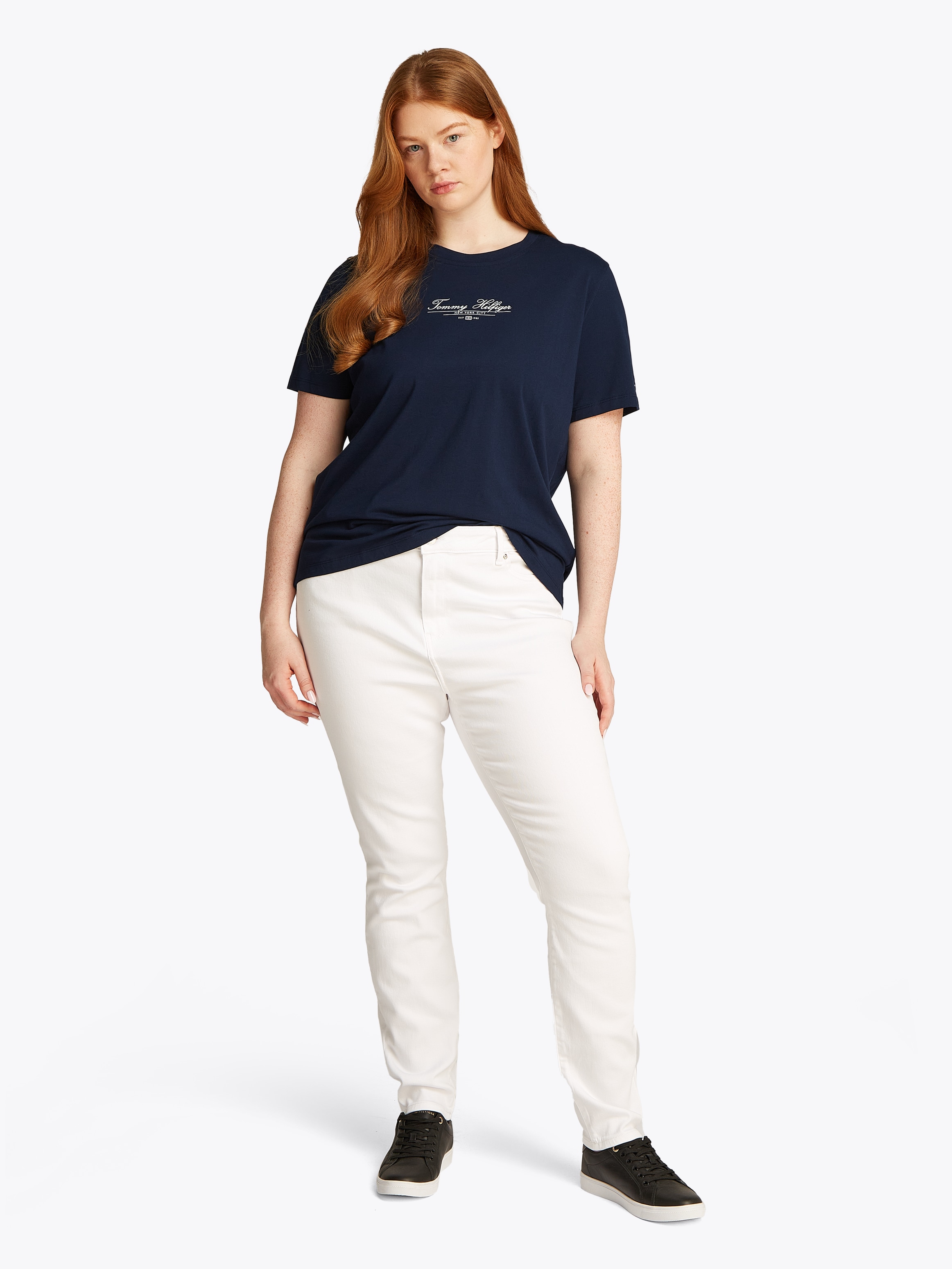 Tommy Hilfiger Curve Rundhalsshirt »CRV REG SCRIPT C-NK TEE SS«, in Großen Größen, Logoschriftzug