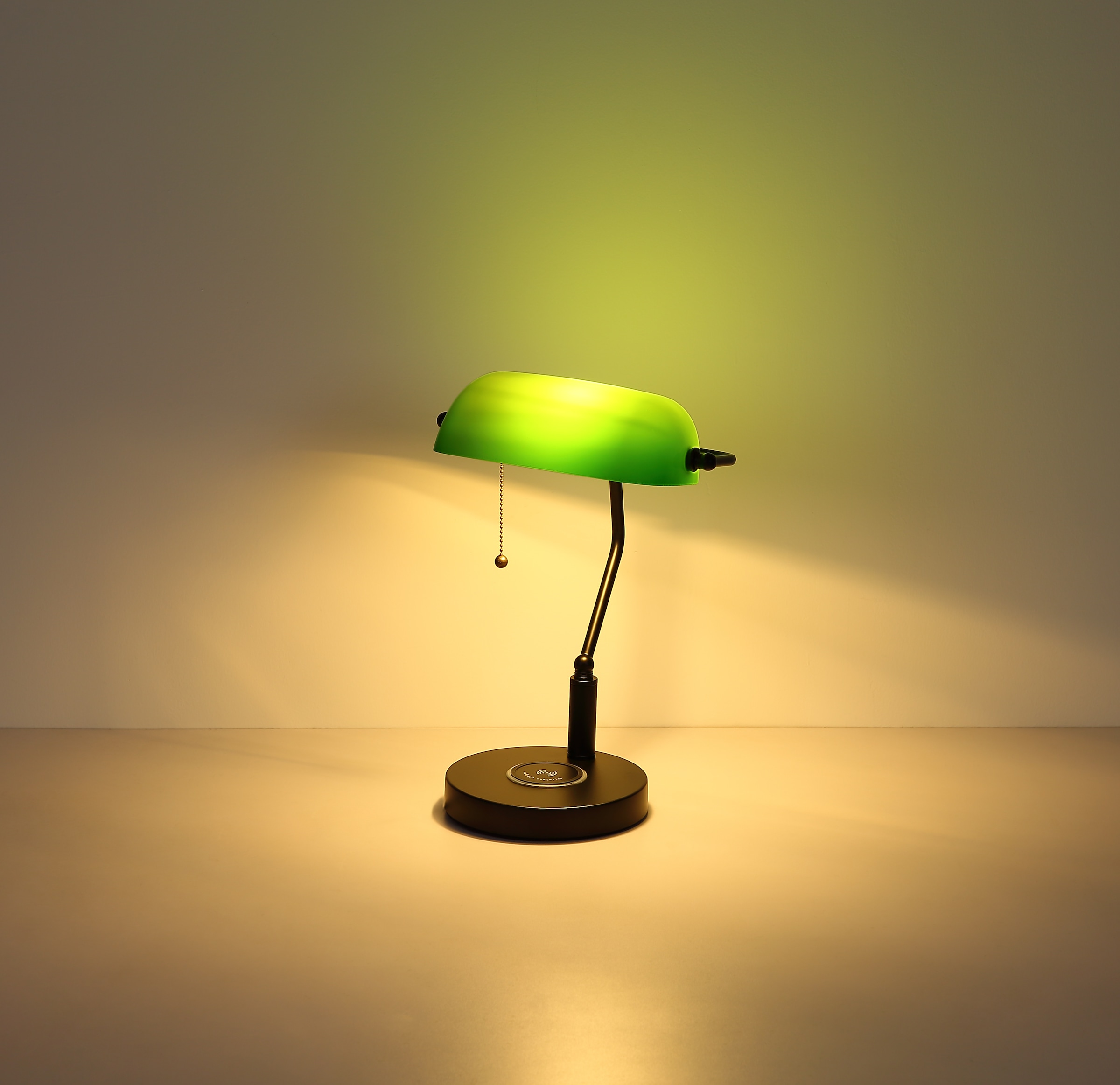 OTTO home Tischleuchte »Eevva« E27 1 Stk. Wireless Ladefunktion, Bankerlampe, Zugschalter-Kette